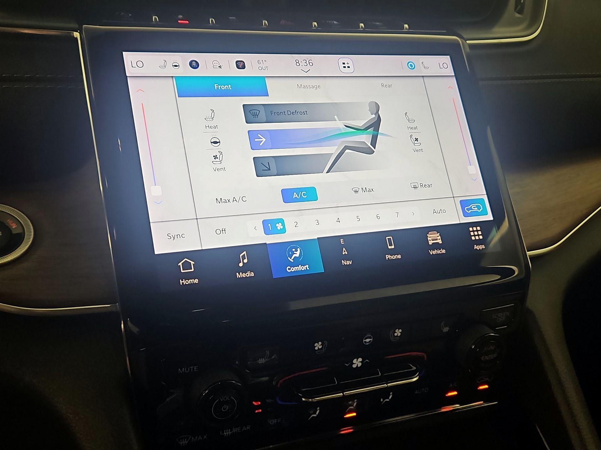 Thumbnail: 2022 Jeep Grand Cherokee - 17