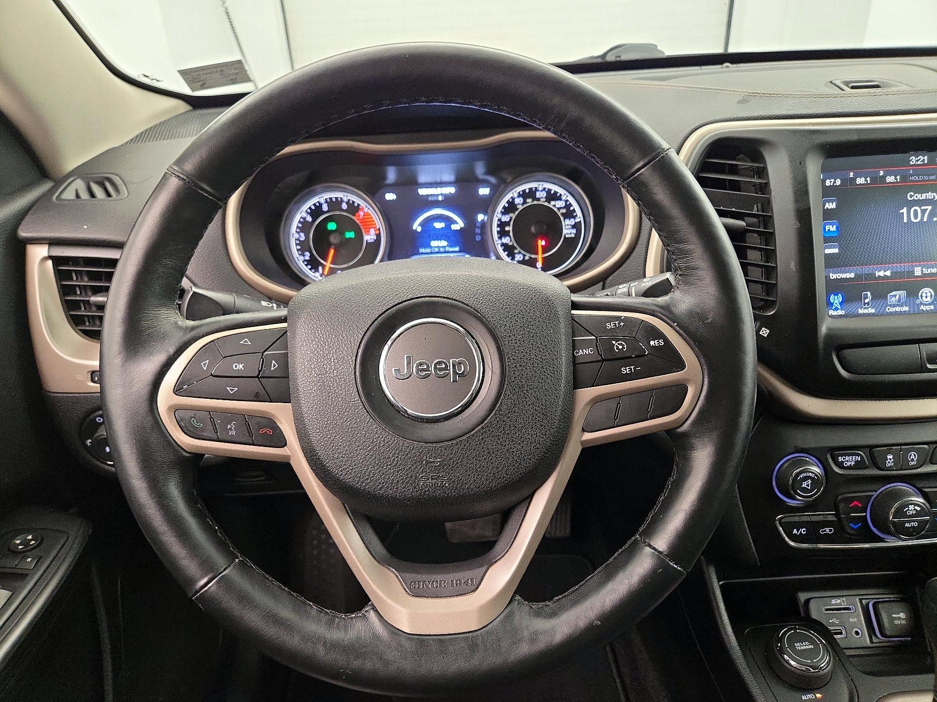 Thumbnail: 2017 Jeep Cherokee - 10