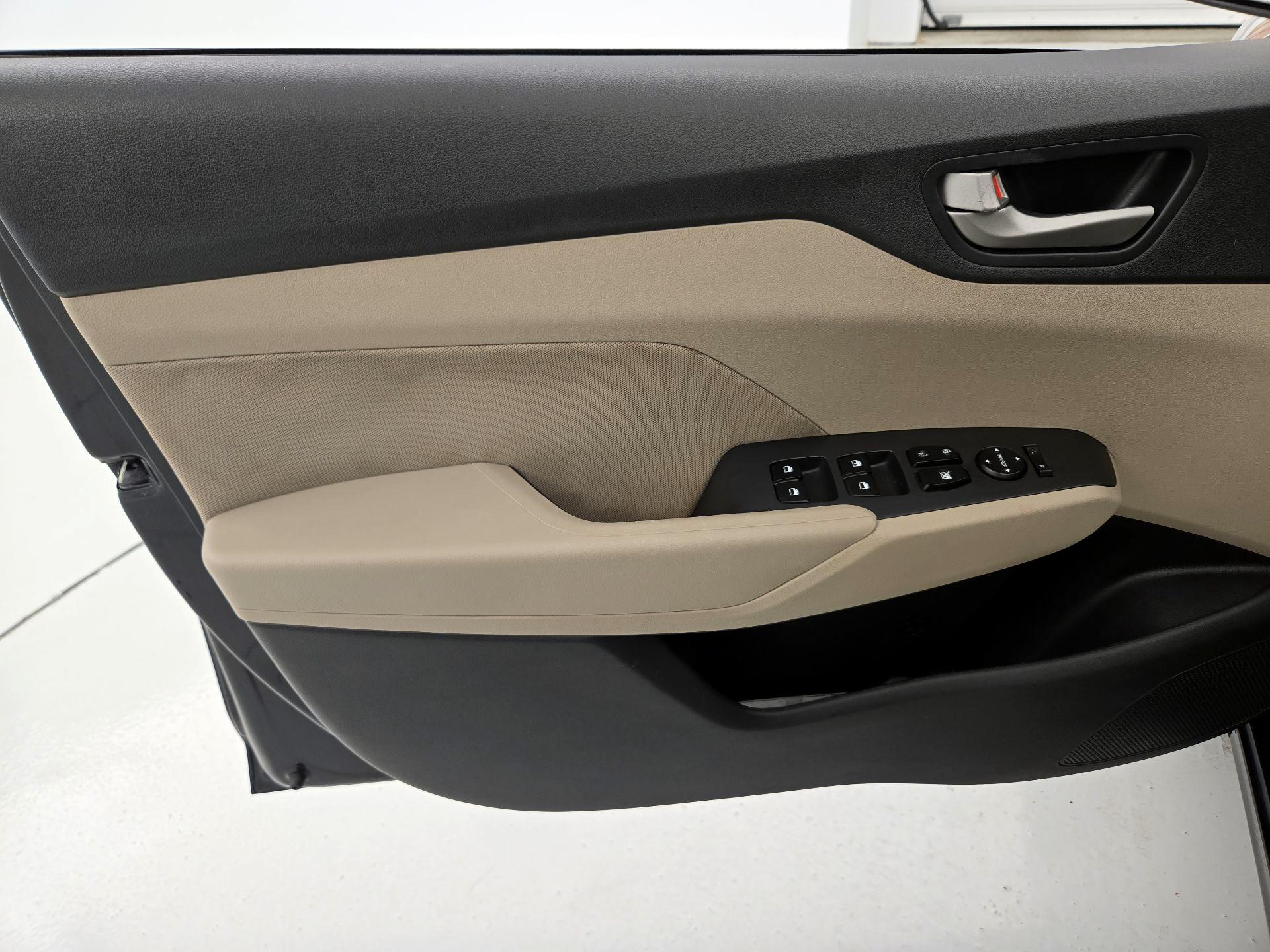Thumbnail: 2022 Hyundai Accent - 12