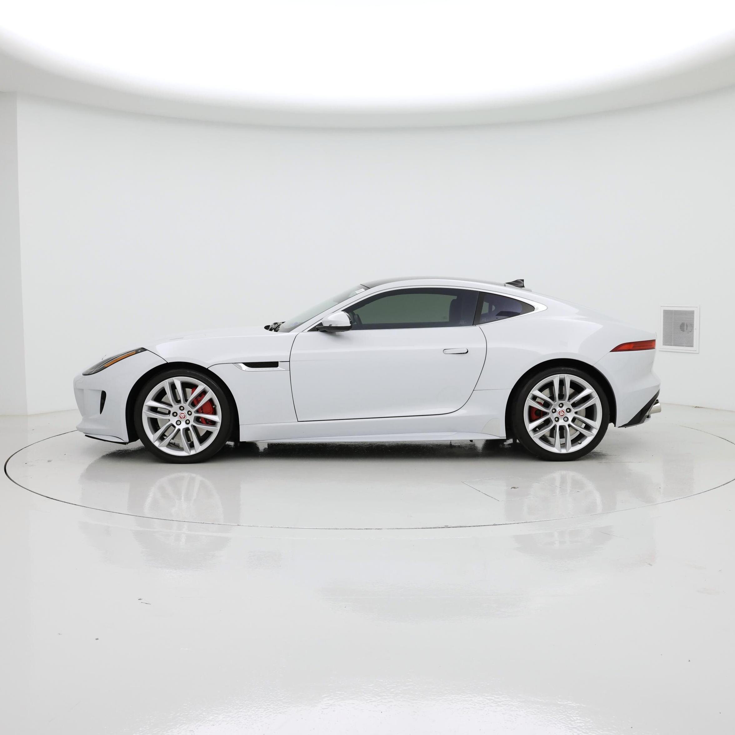 Thumbnail: 2016 Jaguar F-Type - 3