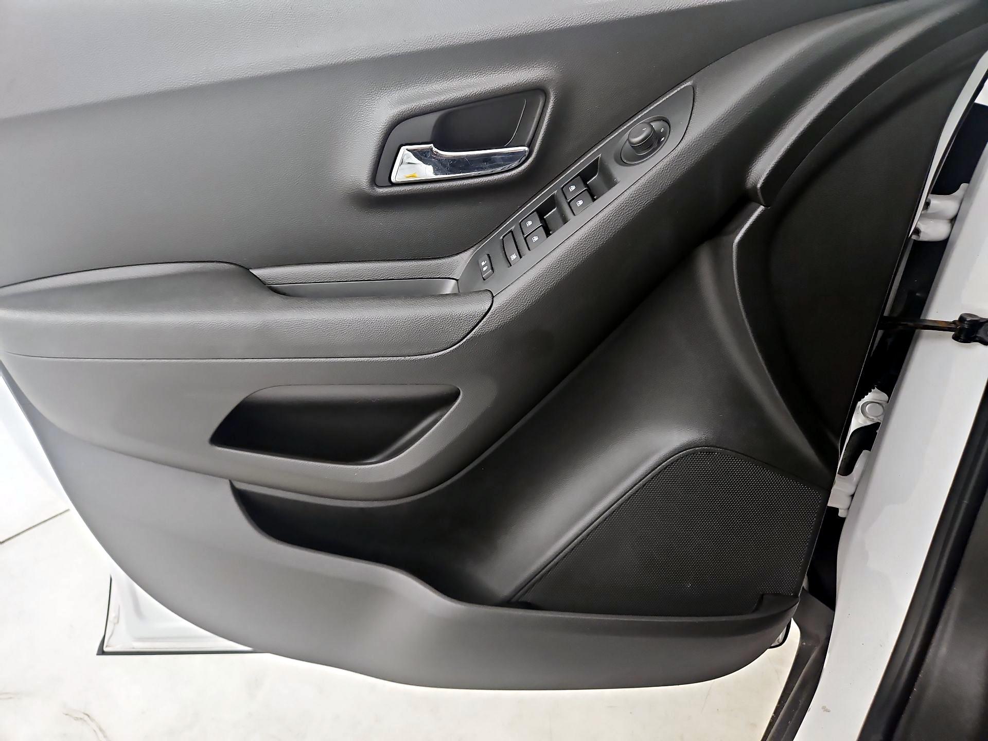 Thumbnail: 2019 Chevrolet Trax - 12