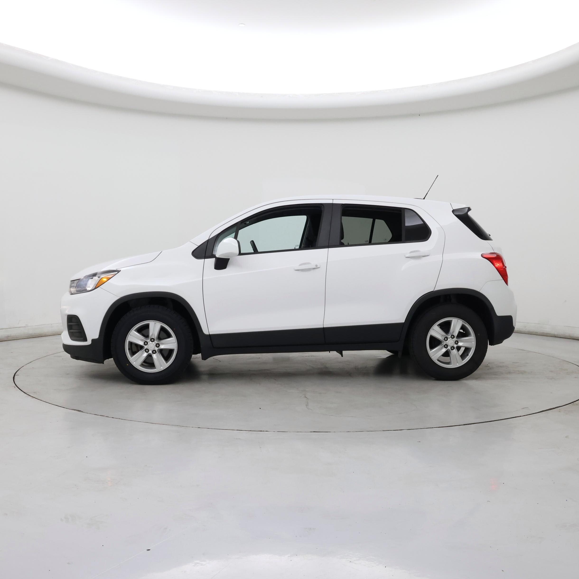 Thumbnail: 2019 Chevrolet Trax - 3