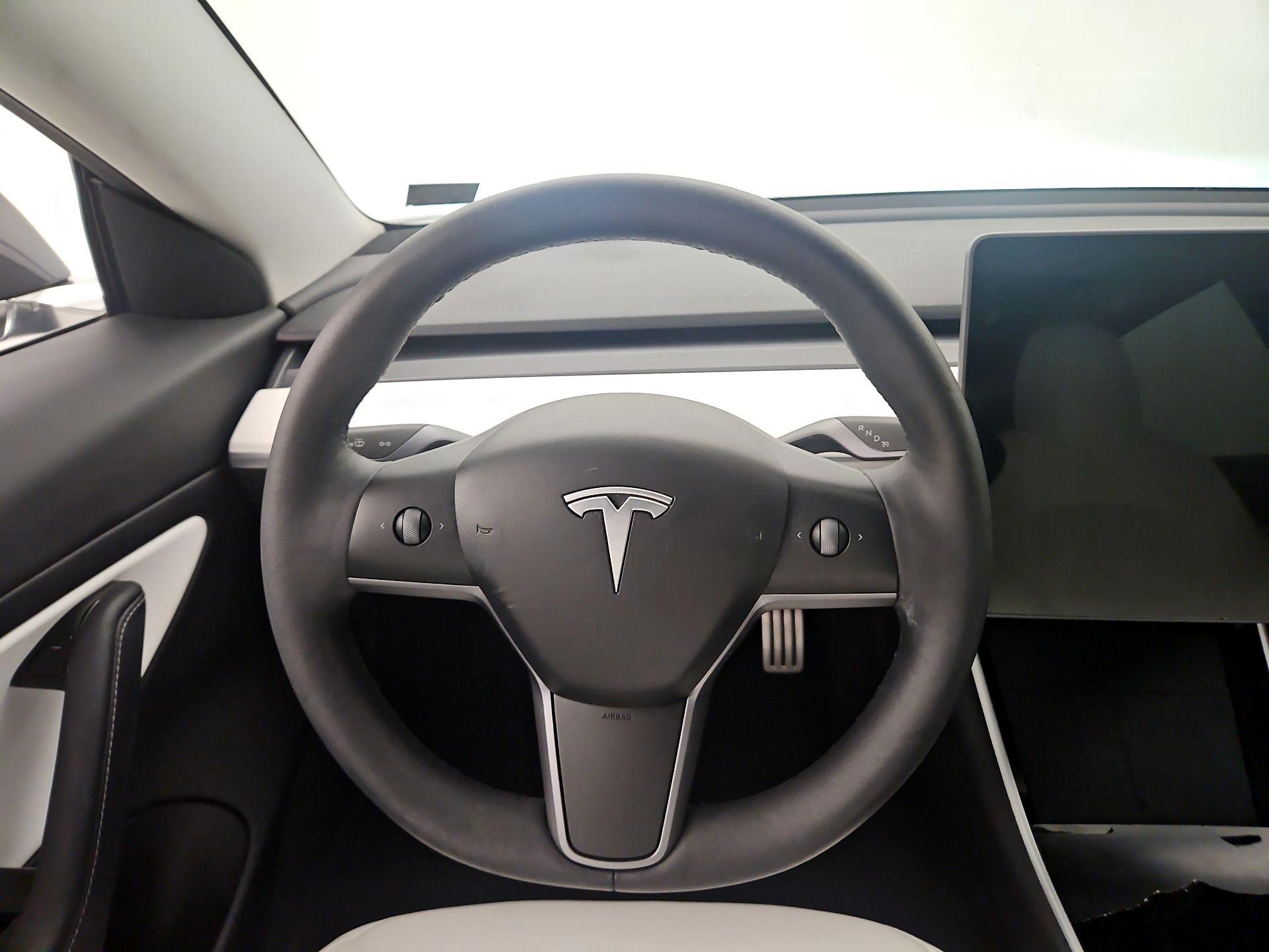 Thumbnail: 2020 Tesla Model 3 - 10