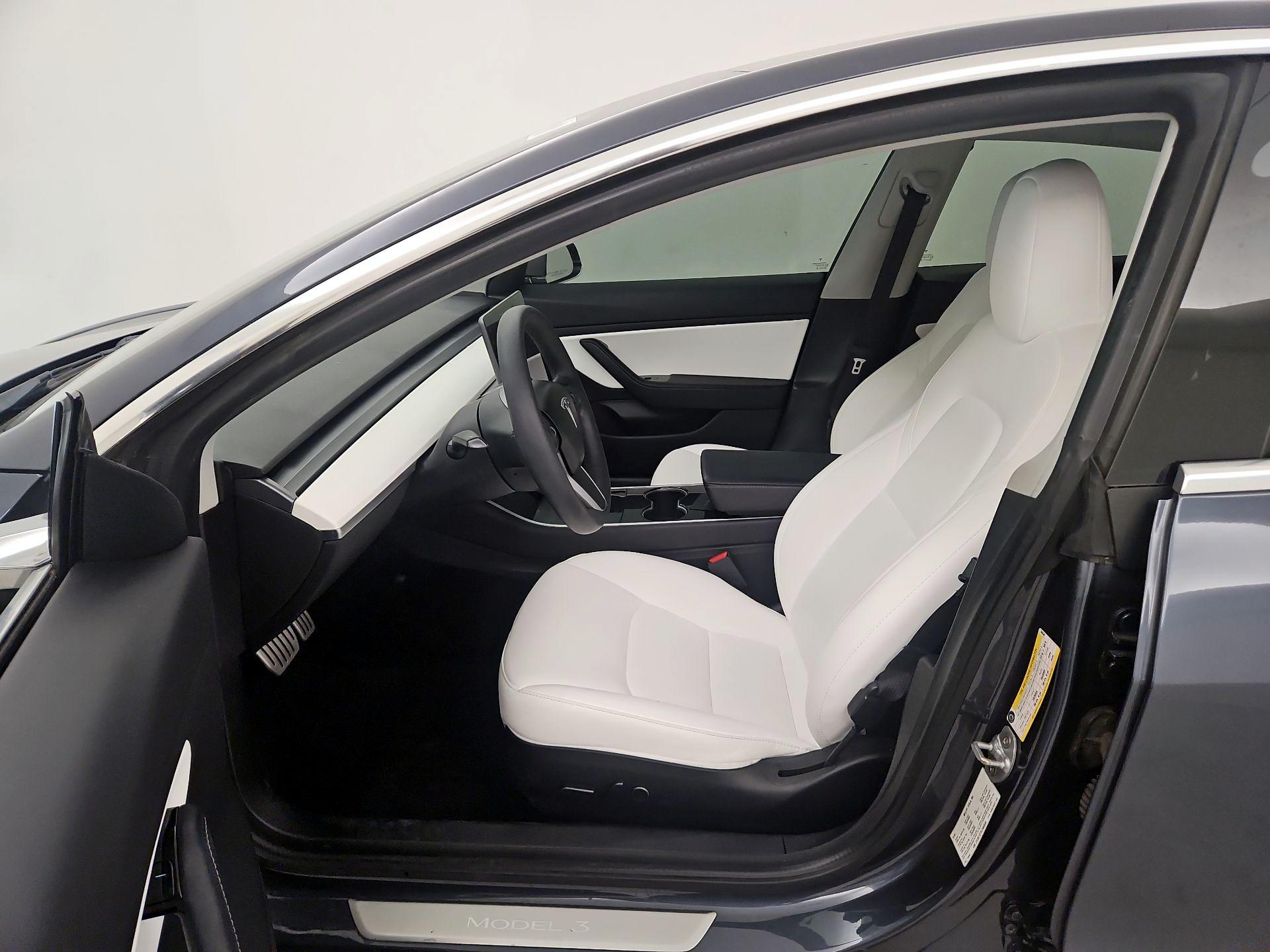 Thumbnail: 2020 Tesla Model 3 - 11
