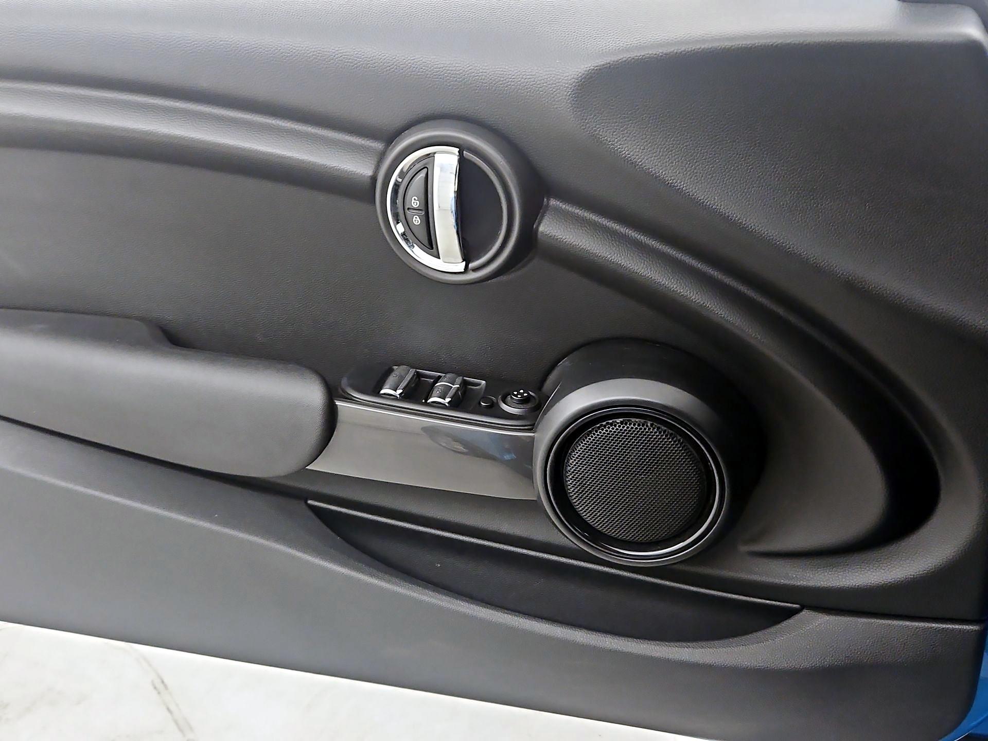 Thumbnail: 2019 MINI Cooper - 12