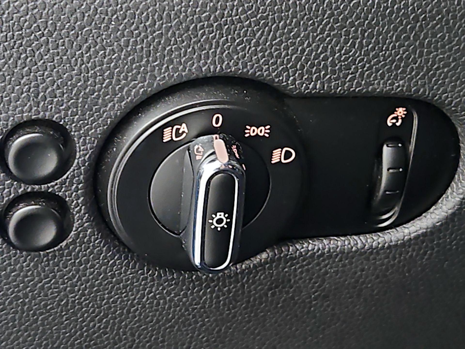 Thumbnail: 2019 MINI Cooper - 13