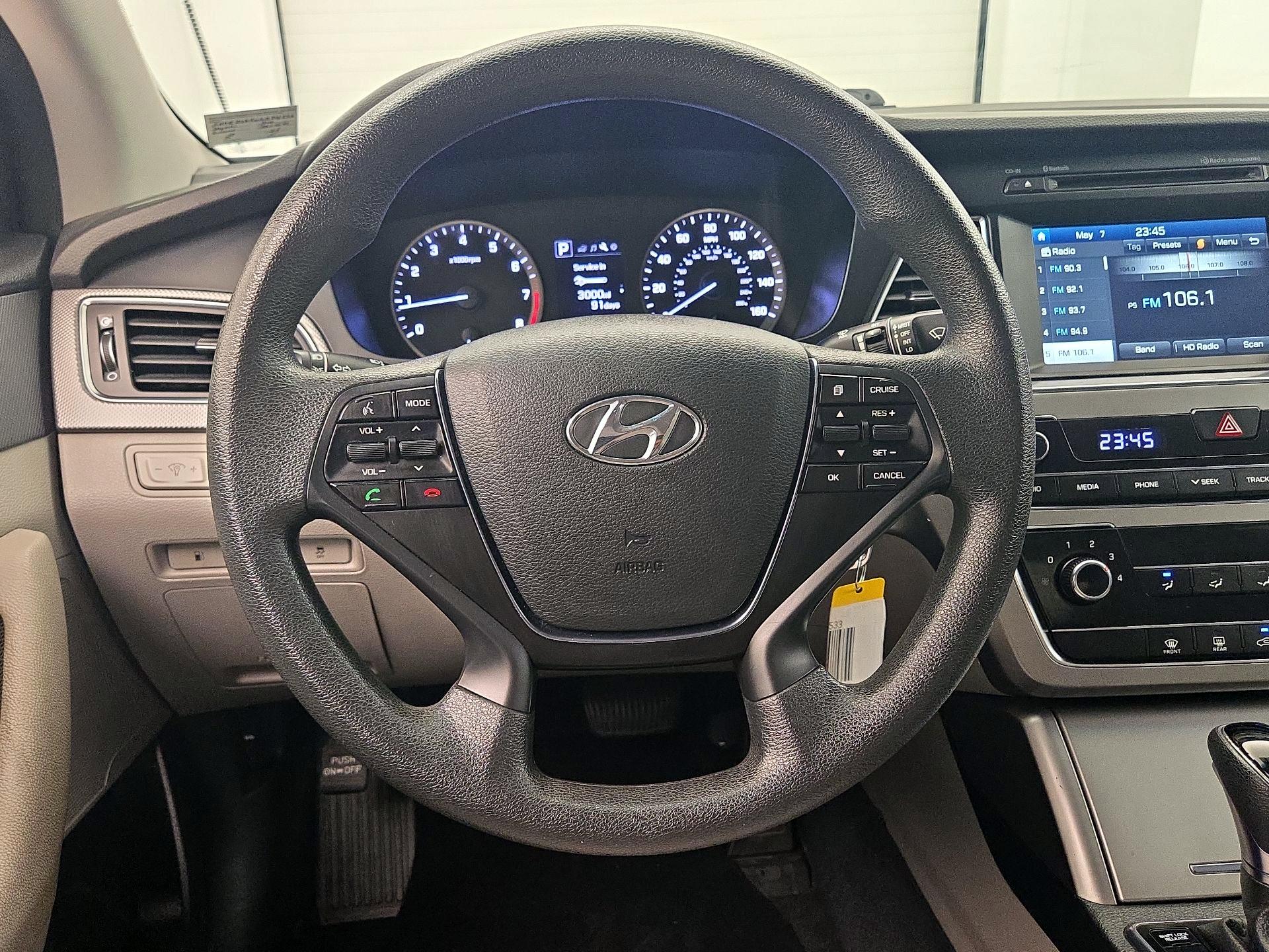 Thumbnail: 2016 Hyundai Sonata - 10
