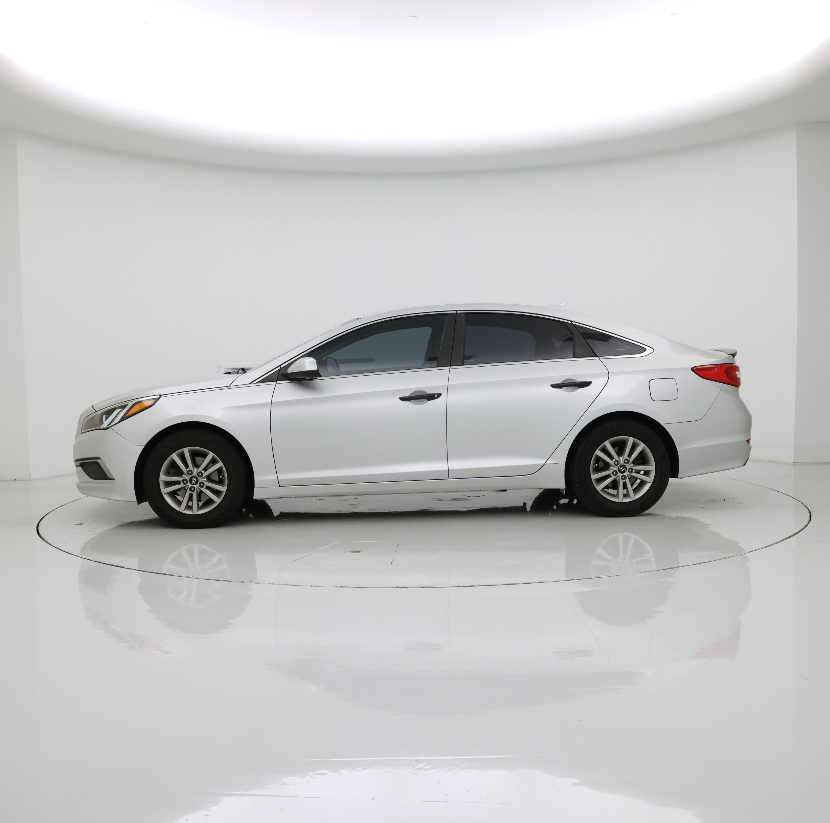 Thumbnail: 2016 Hyundai Sonata - 3