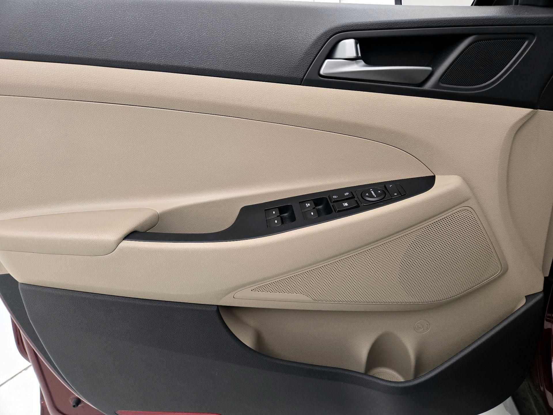 Thumbnail: 2017 Hyundai Tucson - 12
