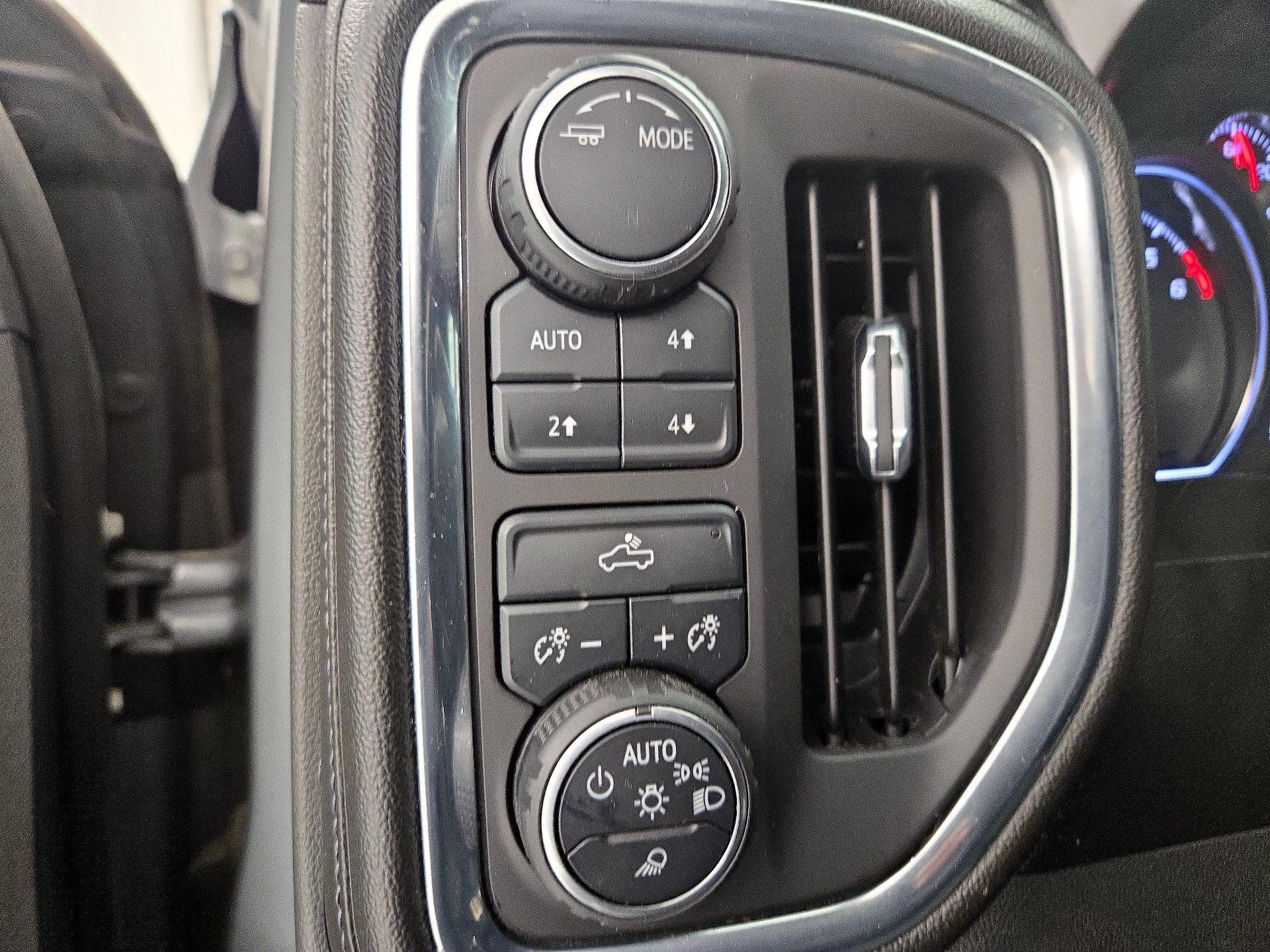 Thumbnail: 2020 Chevrolet Silverado 1500 - 13