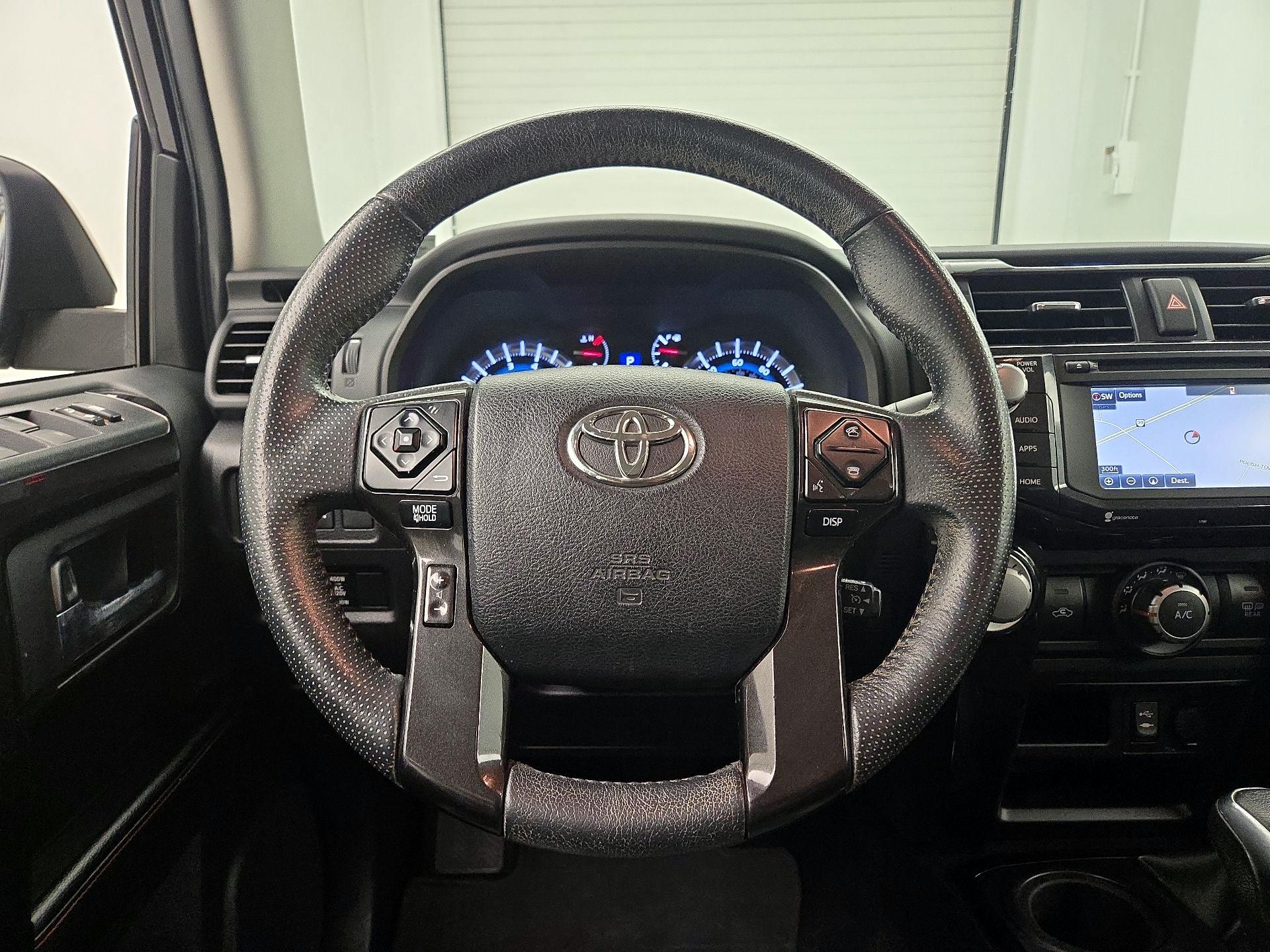 Thumbnail: 2015 Toyota 4Runner - 10