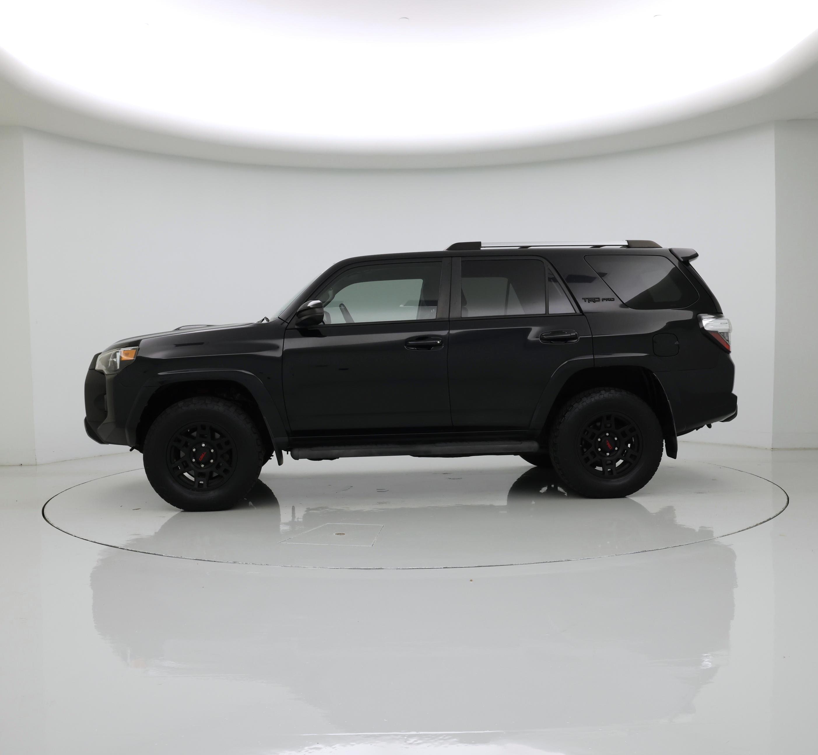 Thumbnail: 2015 Toyota 4Runner - 3