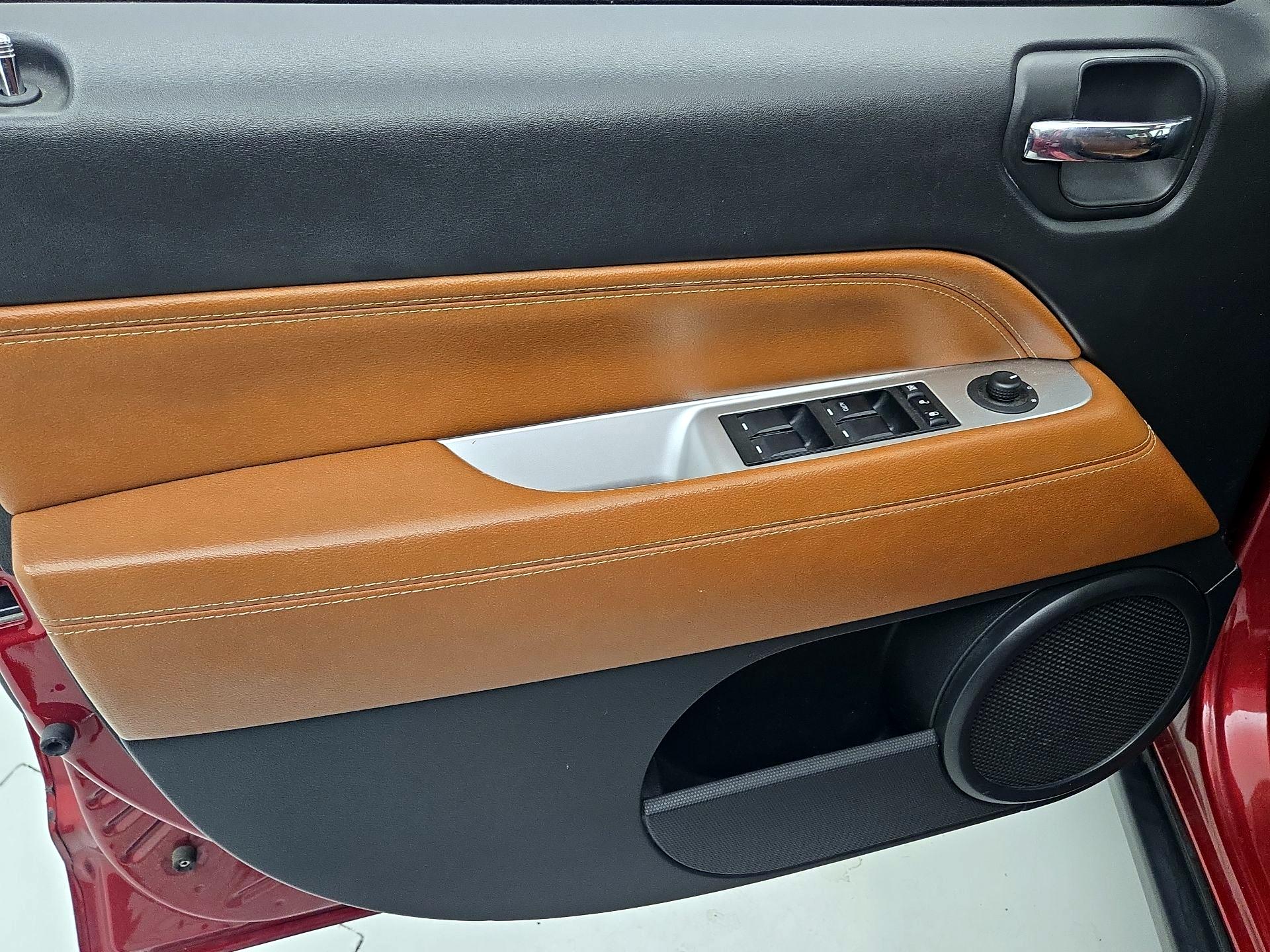 Thumbnail: 2015 Jeep Compass - 12