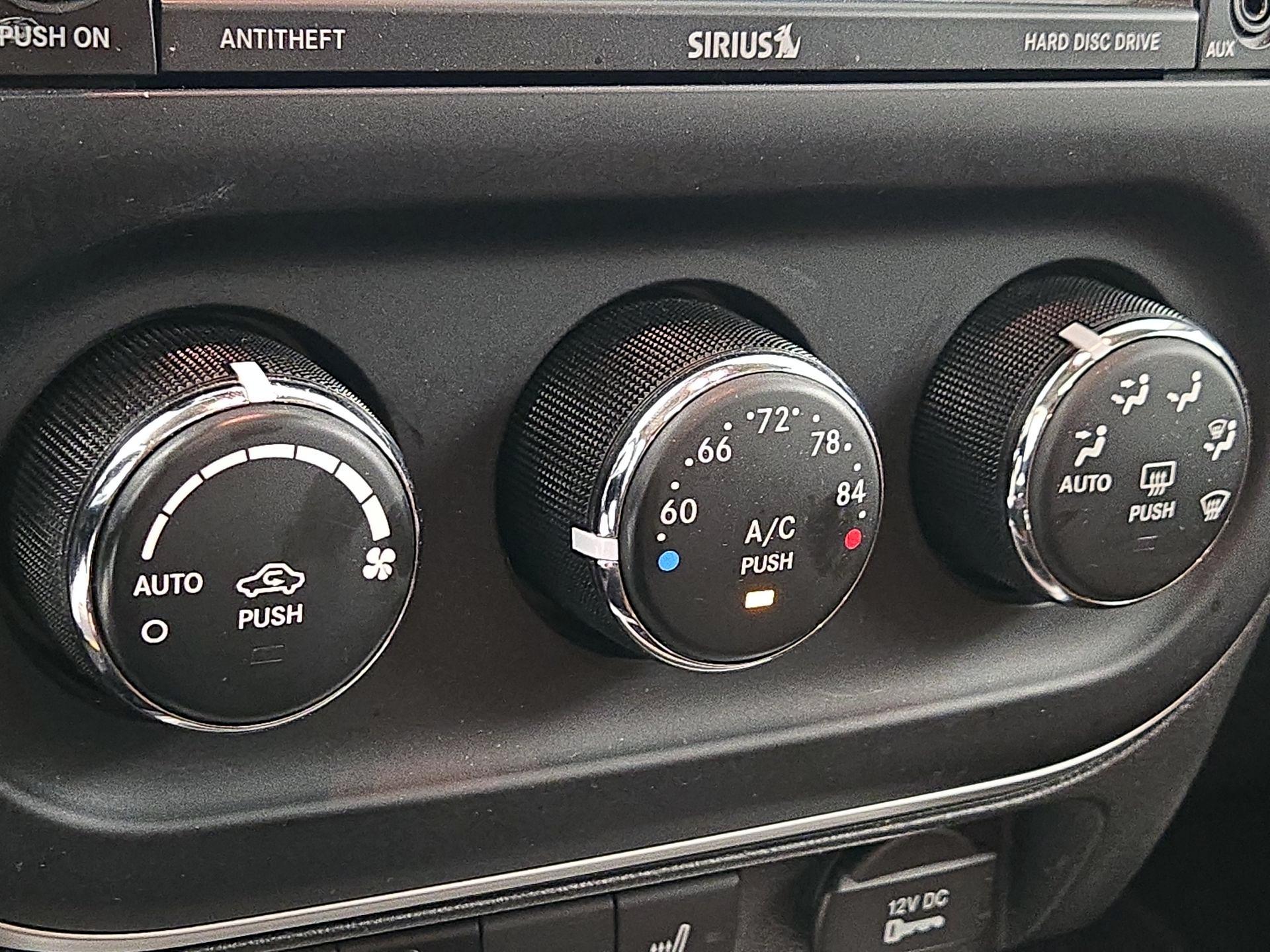 Thumbnail: 2015 Jeep Compass - 15