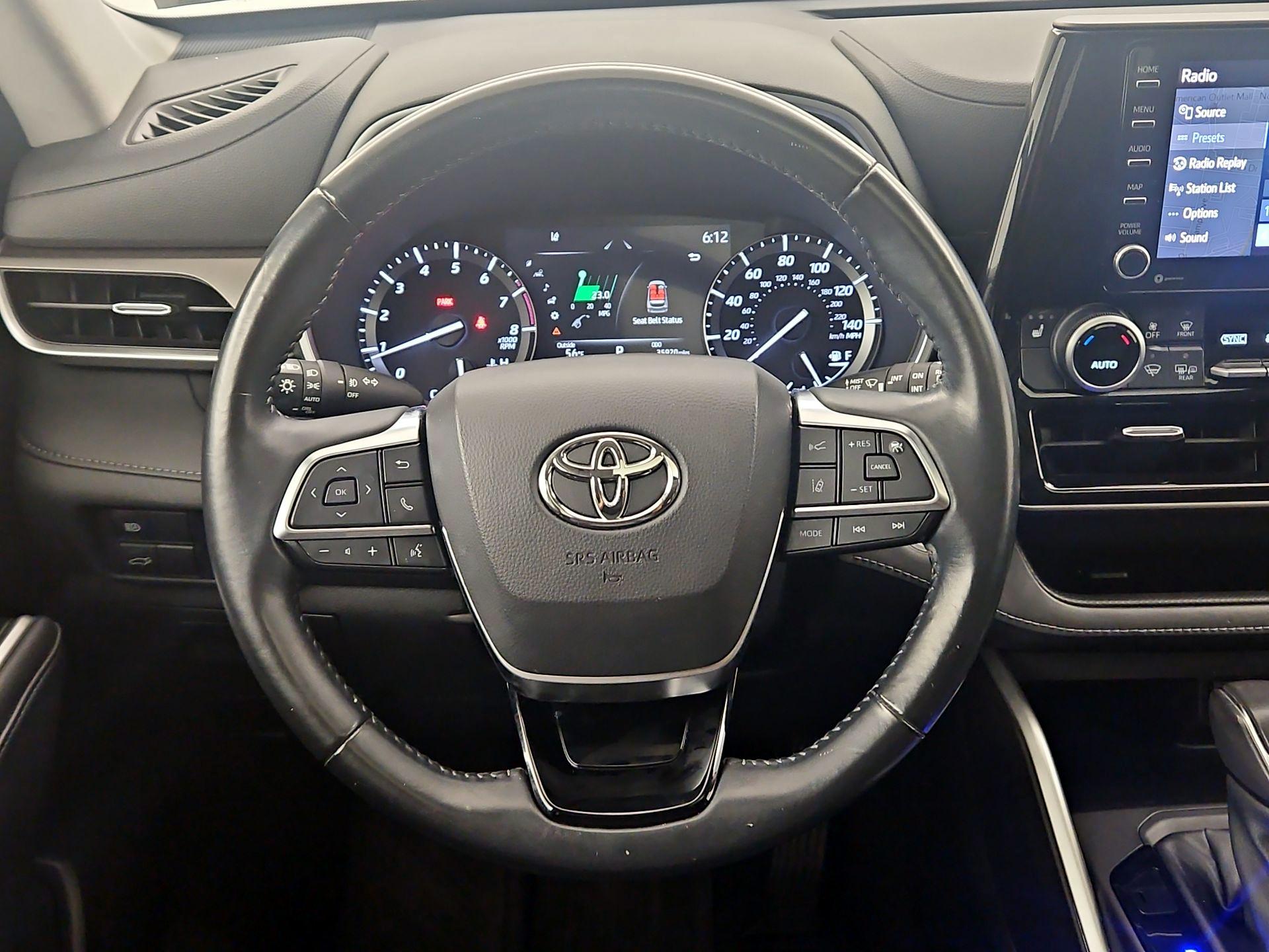 Thumbnail: 2021 Toyota Highlander - 10