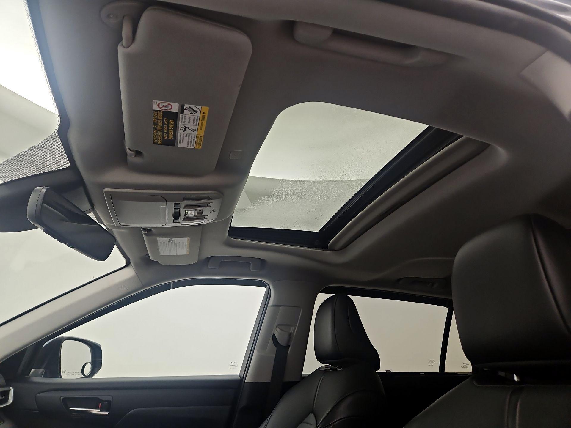 Thumbnail: 2021 Toyota Highlander - 20
