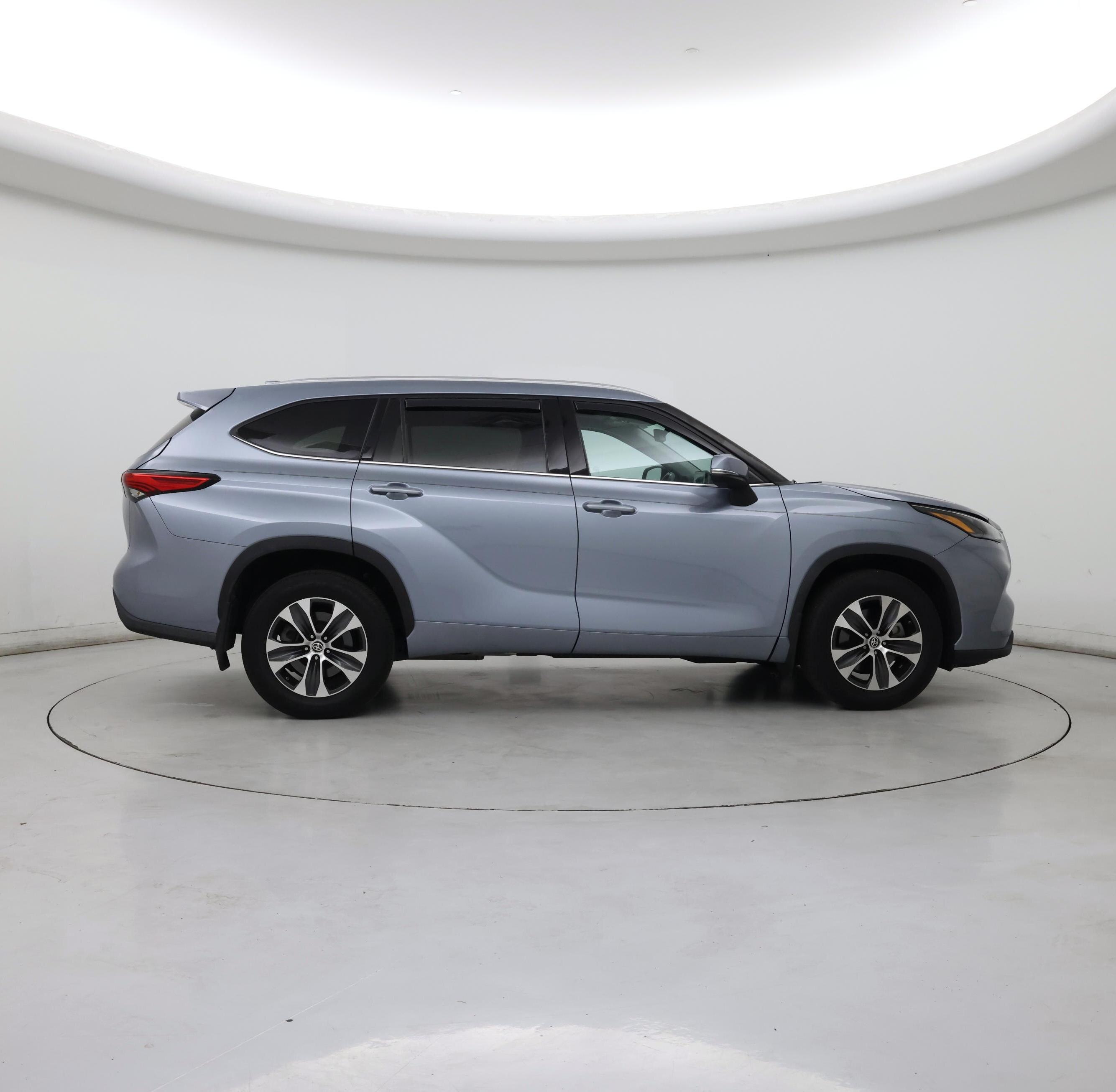 Thumbnail: 2021 Toyota Highlander - 7