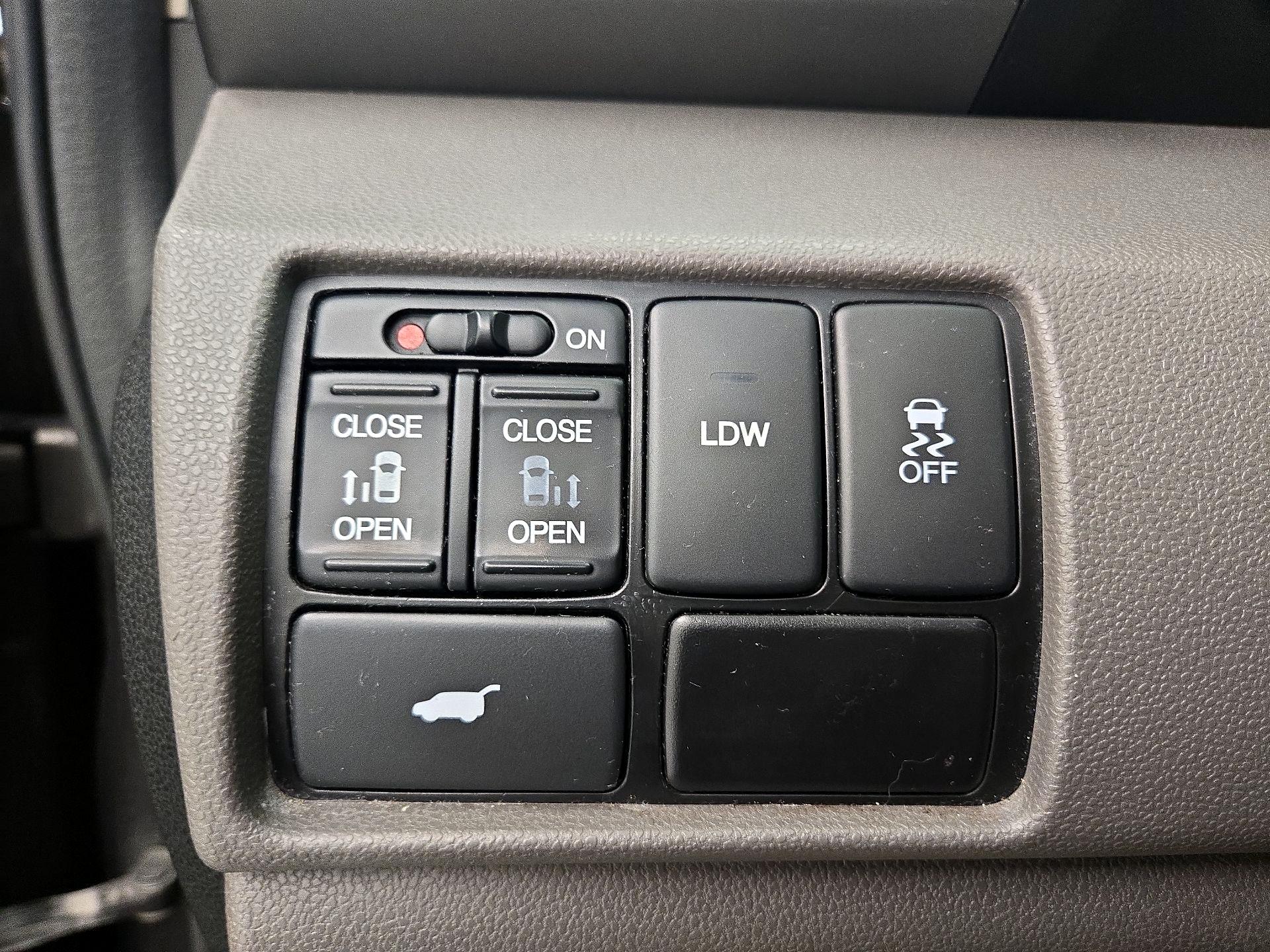 Thumbnail: 2014 Honda Odyssey - 13