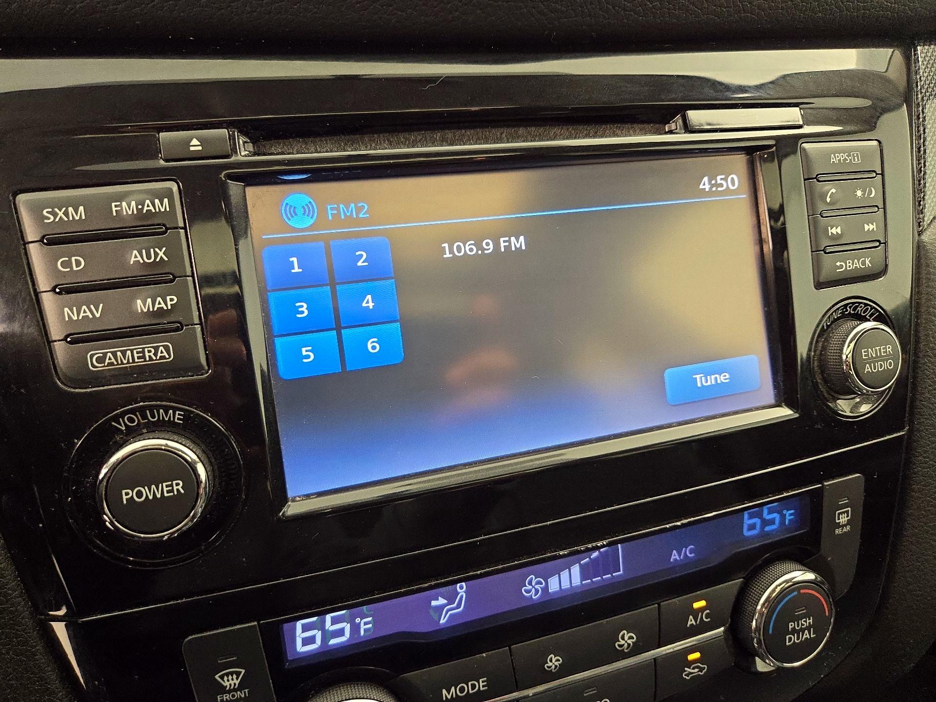 Thumbnail: 2015 Nissan Rogue - 16
