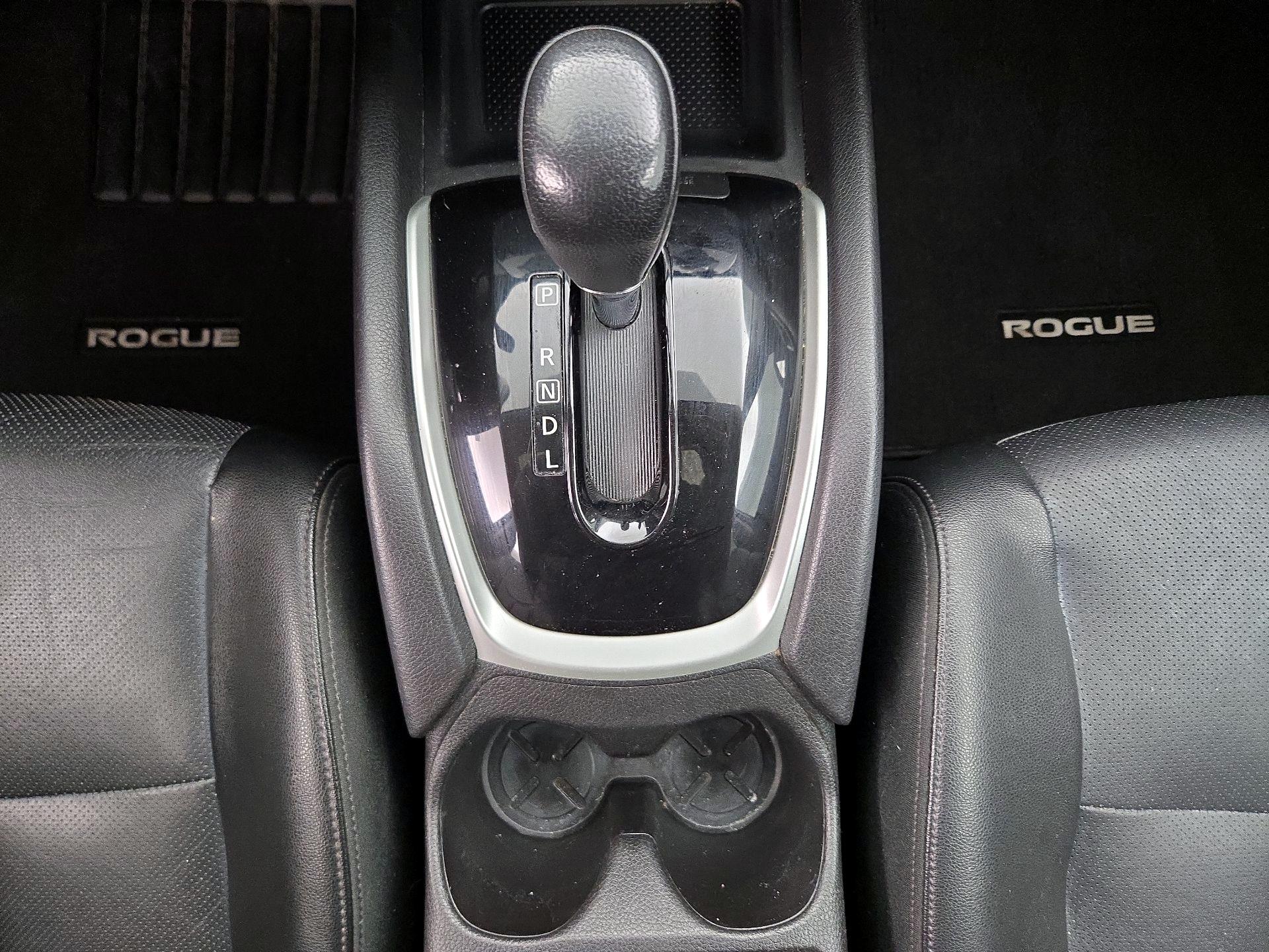 Thumbnail: 2015 Nissan Rogue - 18