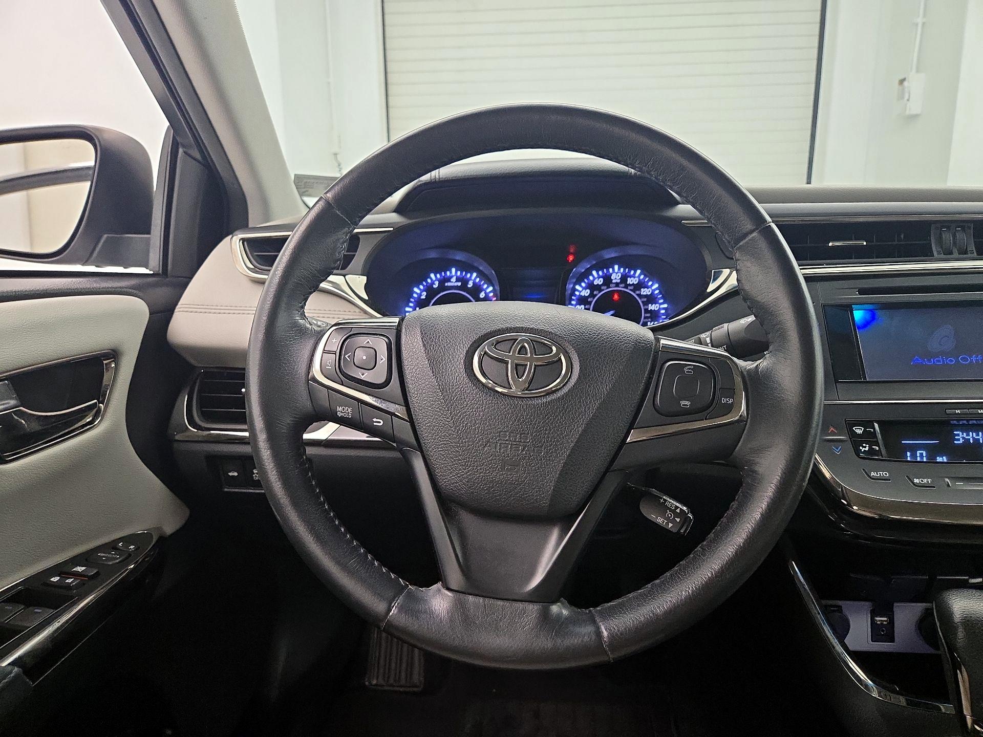 Thumbnail: 2014 Toyota Avalon - 10