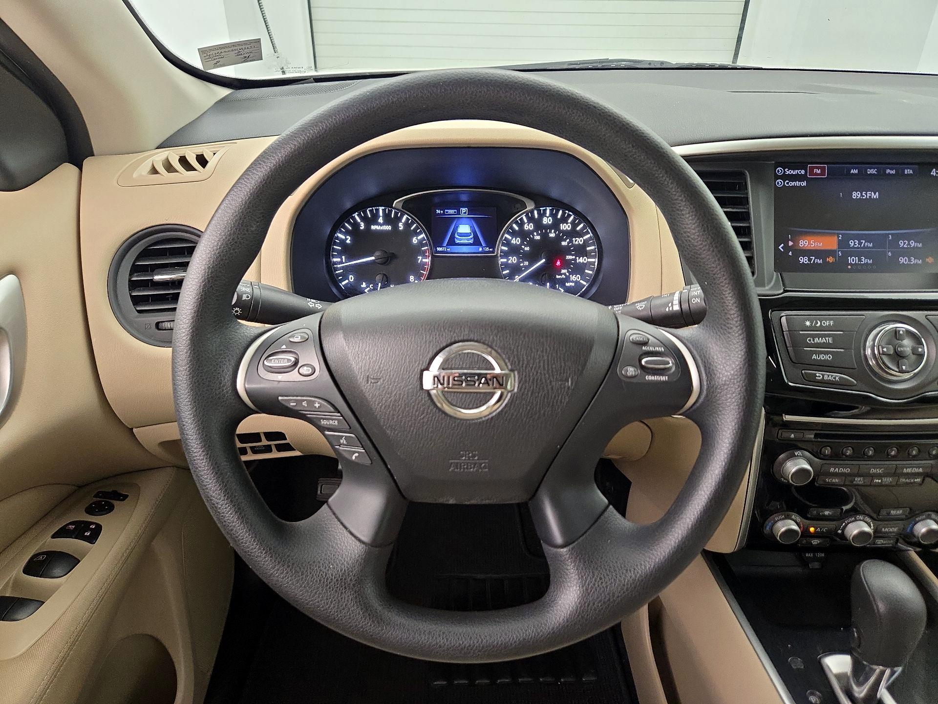 Thumbnail: 2017 Nissan Pathfinder - 10