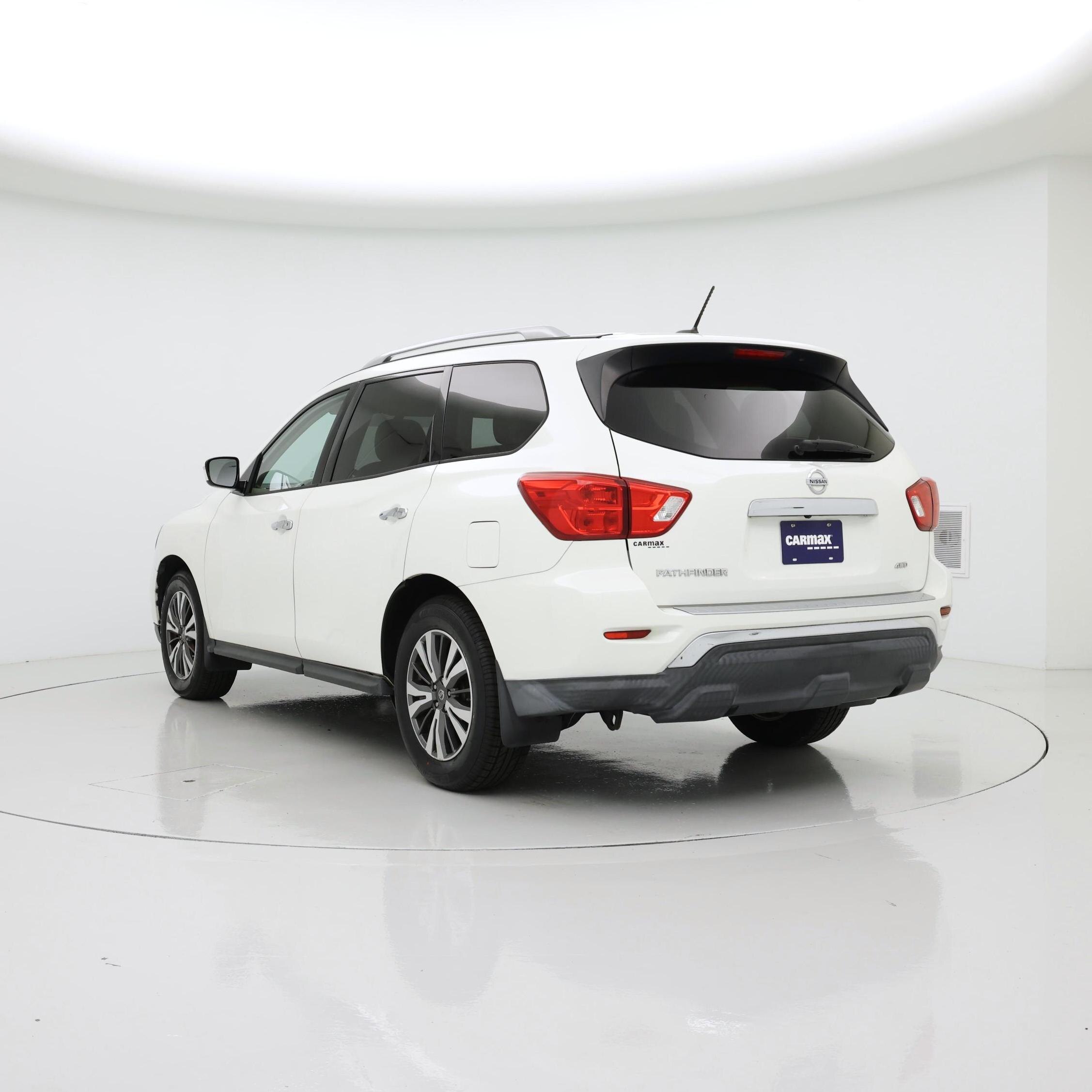 Thumbnail: 2017 Nissan Pathfinder - 2