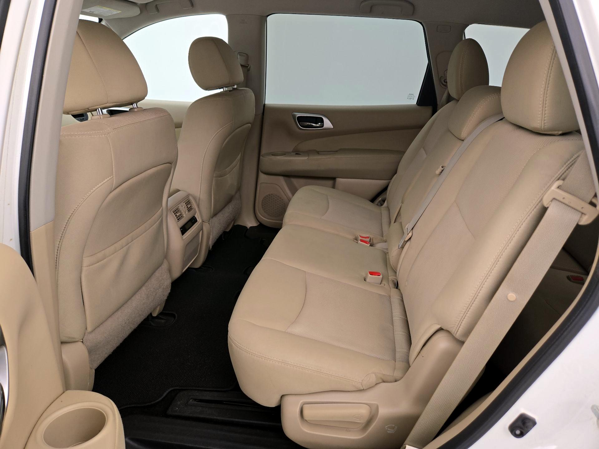 Thumbnail: 2017 Nissan Pathfinder - 19