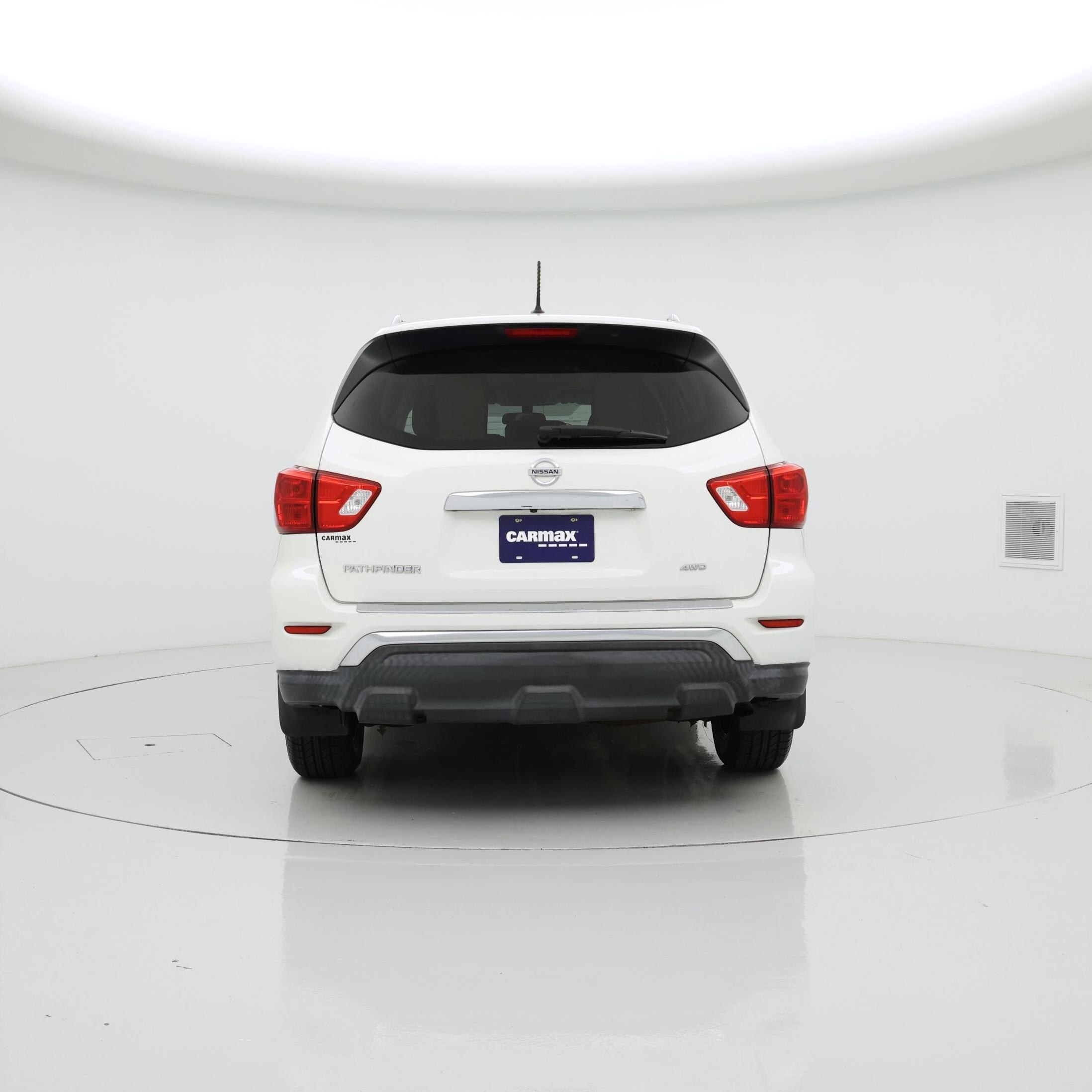 Thumbnail: 2017 Nissan Pathfinder - 6
