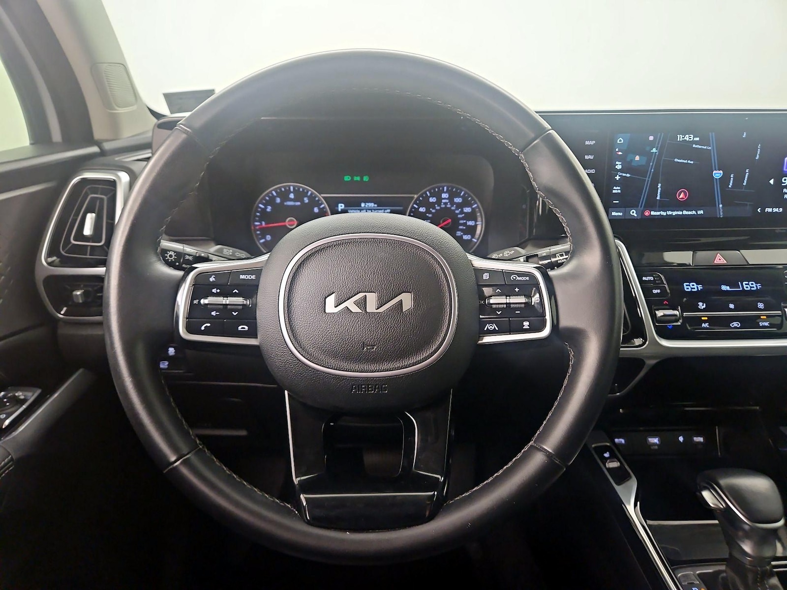 2022 Kia Sorento SX - Photo 11