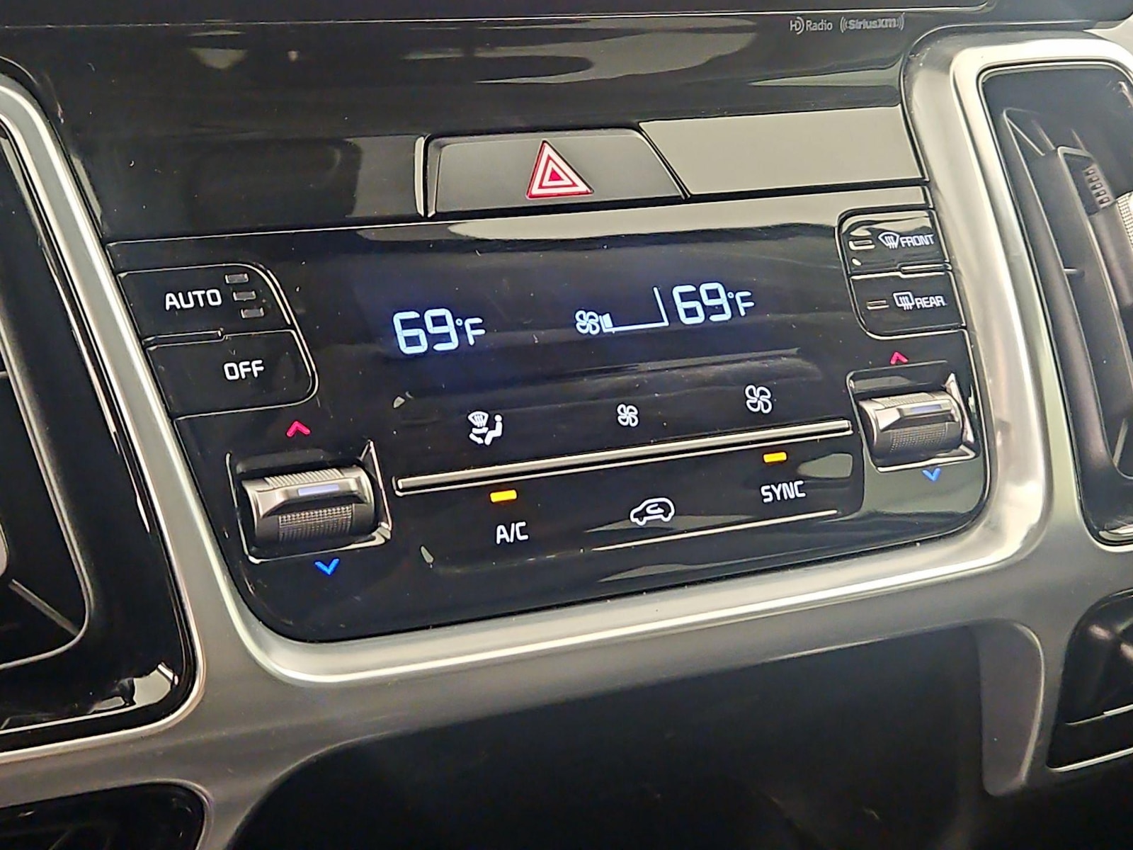 2022 Kia Sorento SX - Photo 18