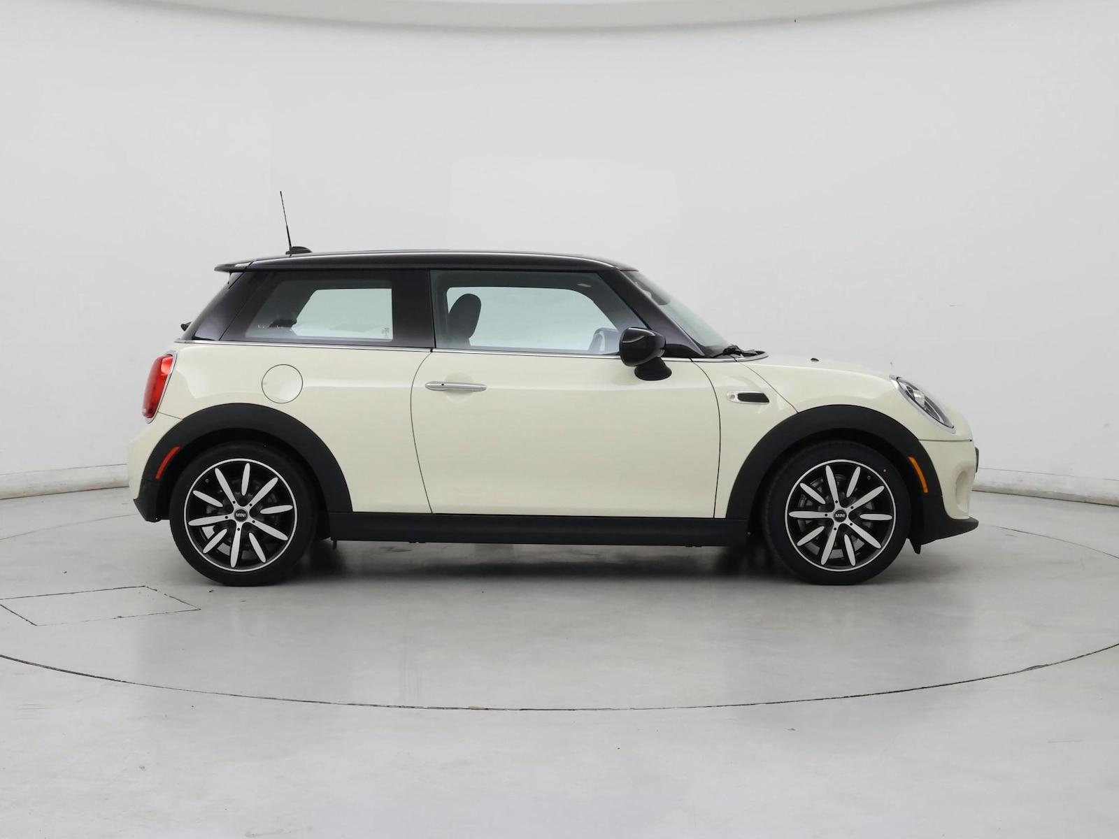 2021 MINI Hardtop 2 Door - Photo 8