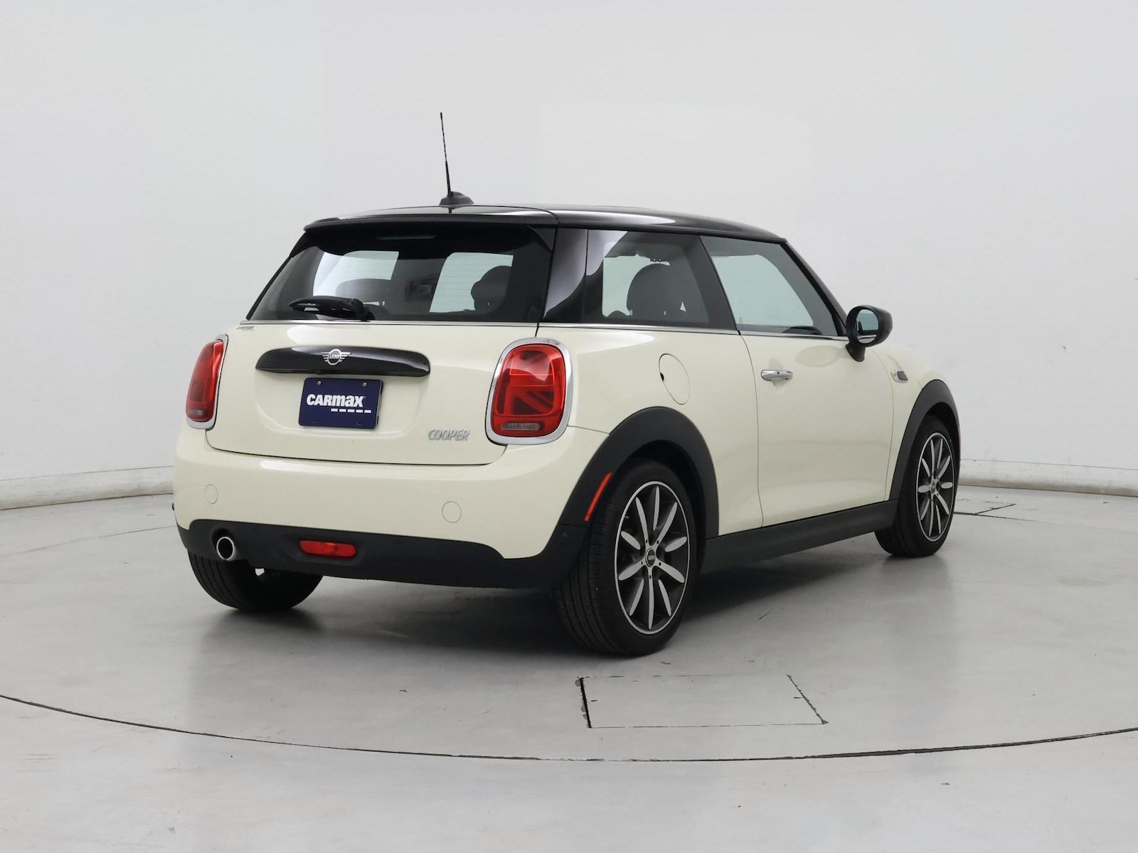 2021 MINI Hardtop 2 Door - Photo 9