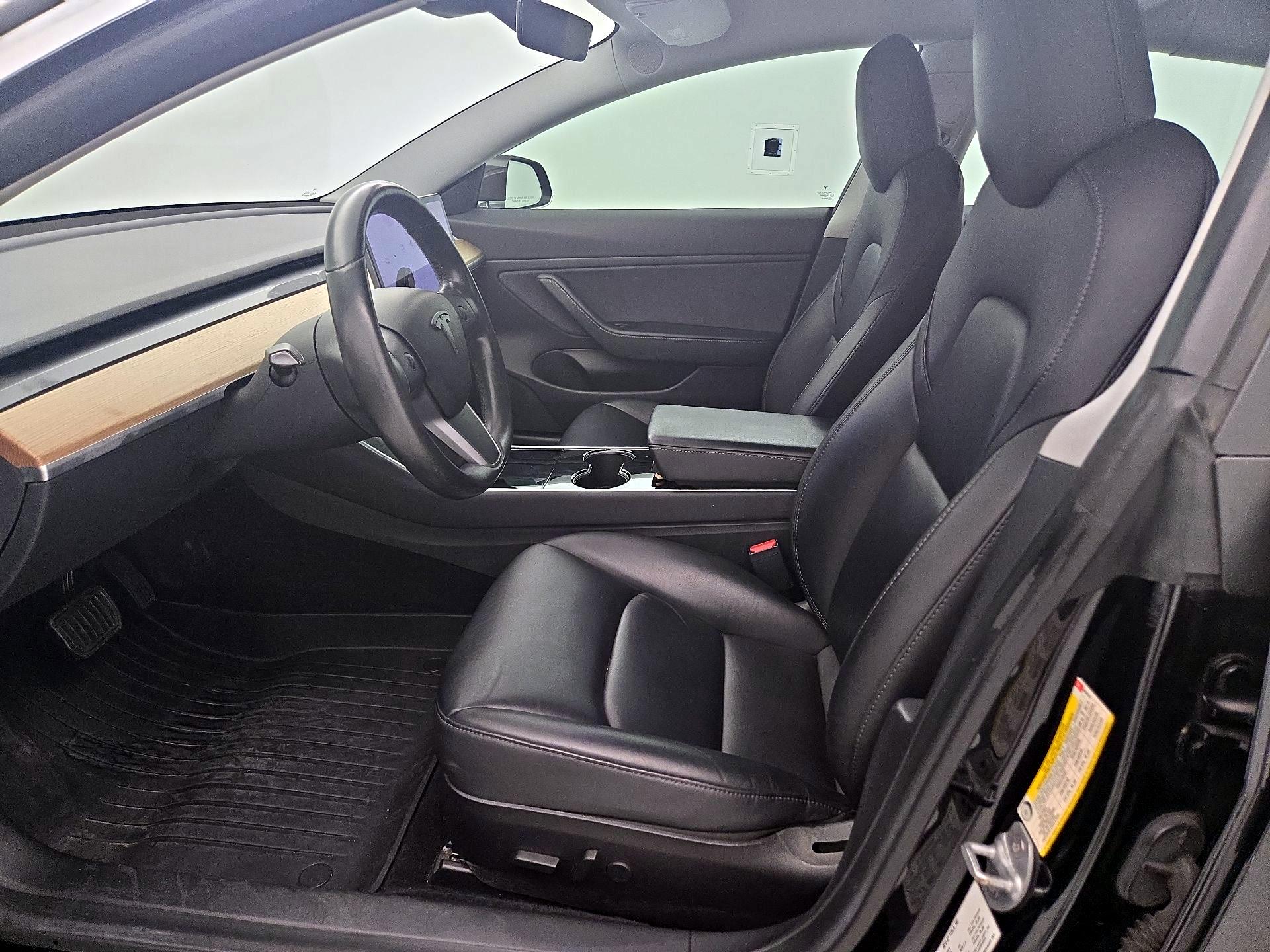 Thumbnail: 2019 Tesla Model 3 - 11