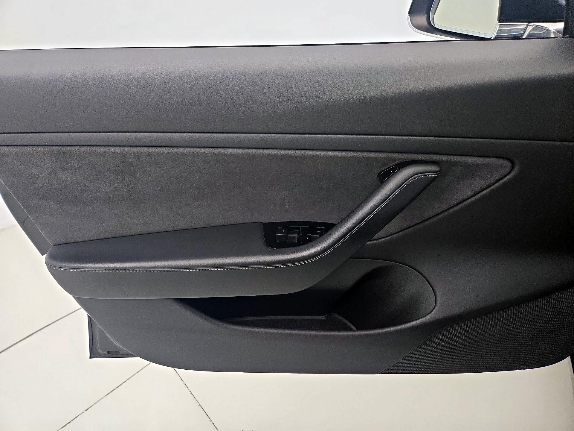 Thumbnail: 2019 Tesla Model 3 - 12