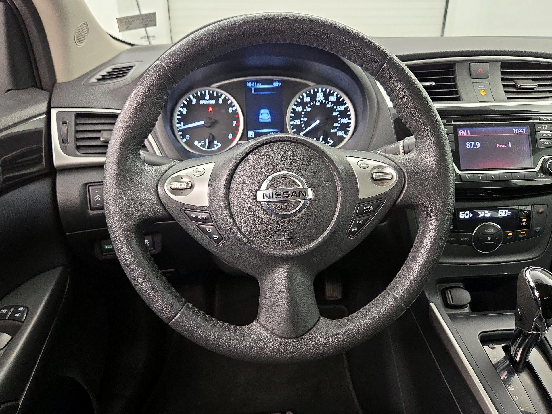 Thumbnail: 2018 Nissan Sentra - 10