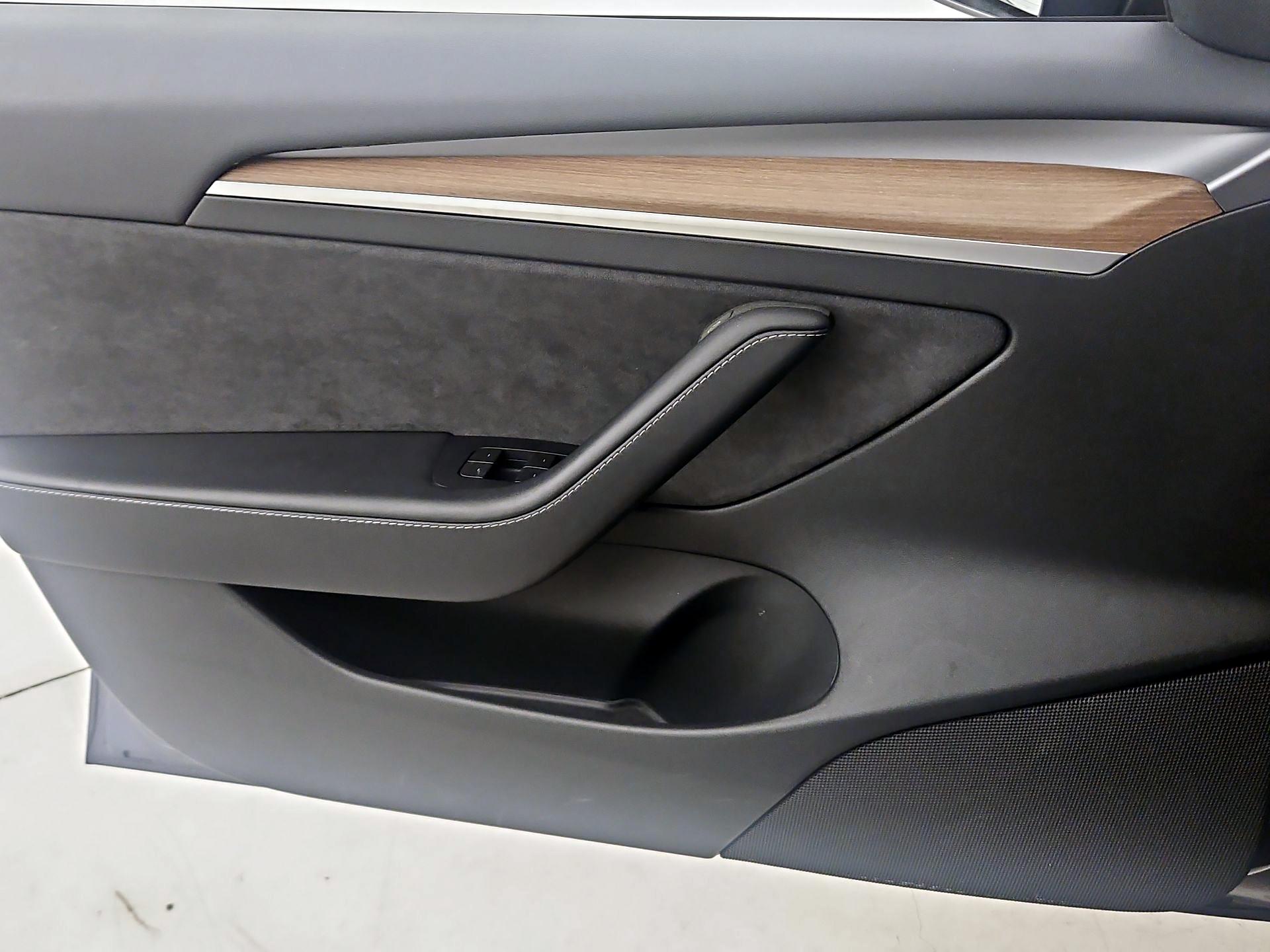 Thumbnail: 2023 Tesla Model 3 - 12