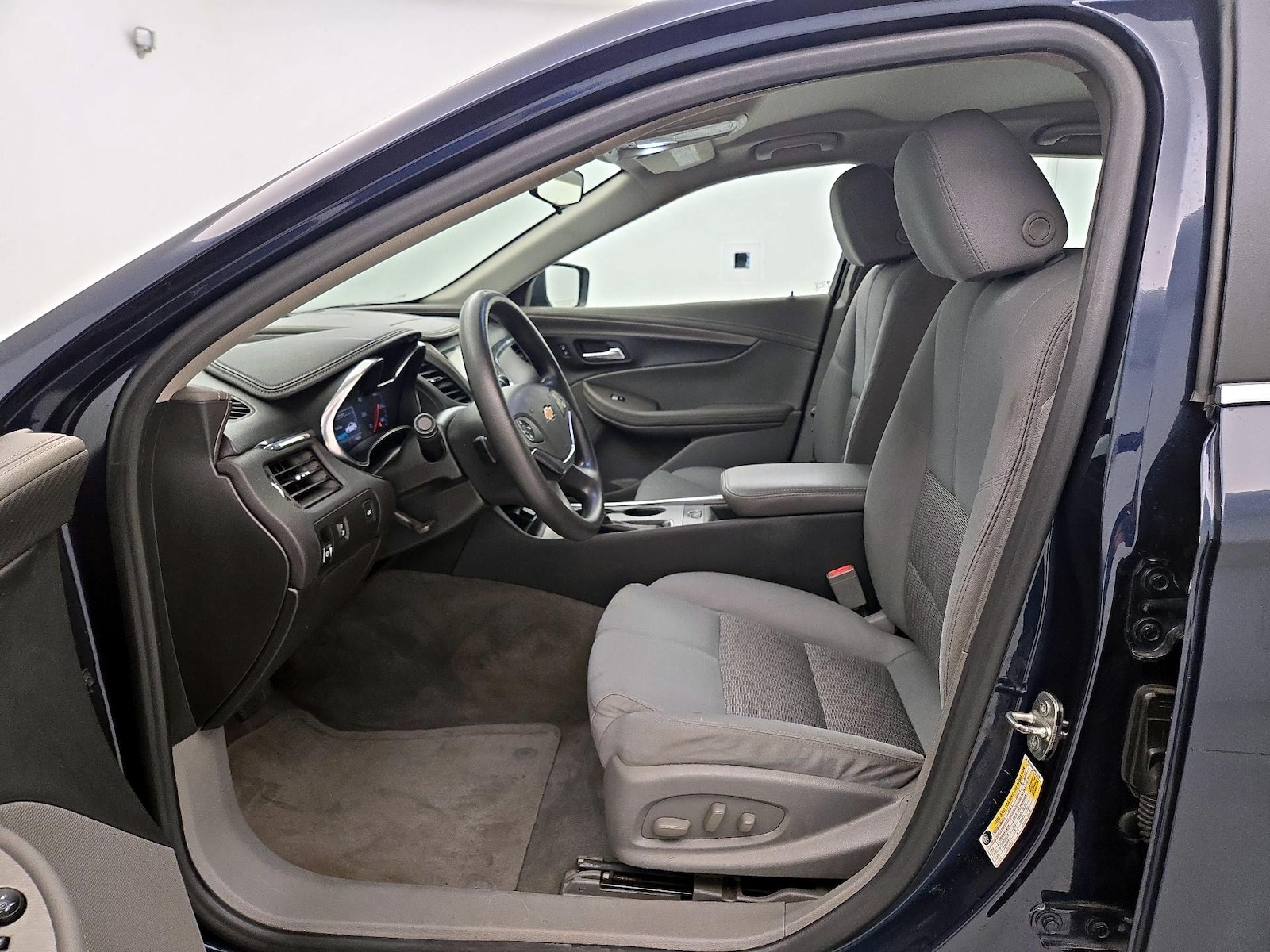 Power Seat(s) & Side Airbags