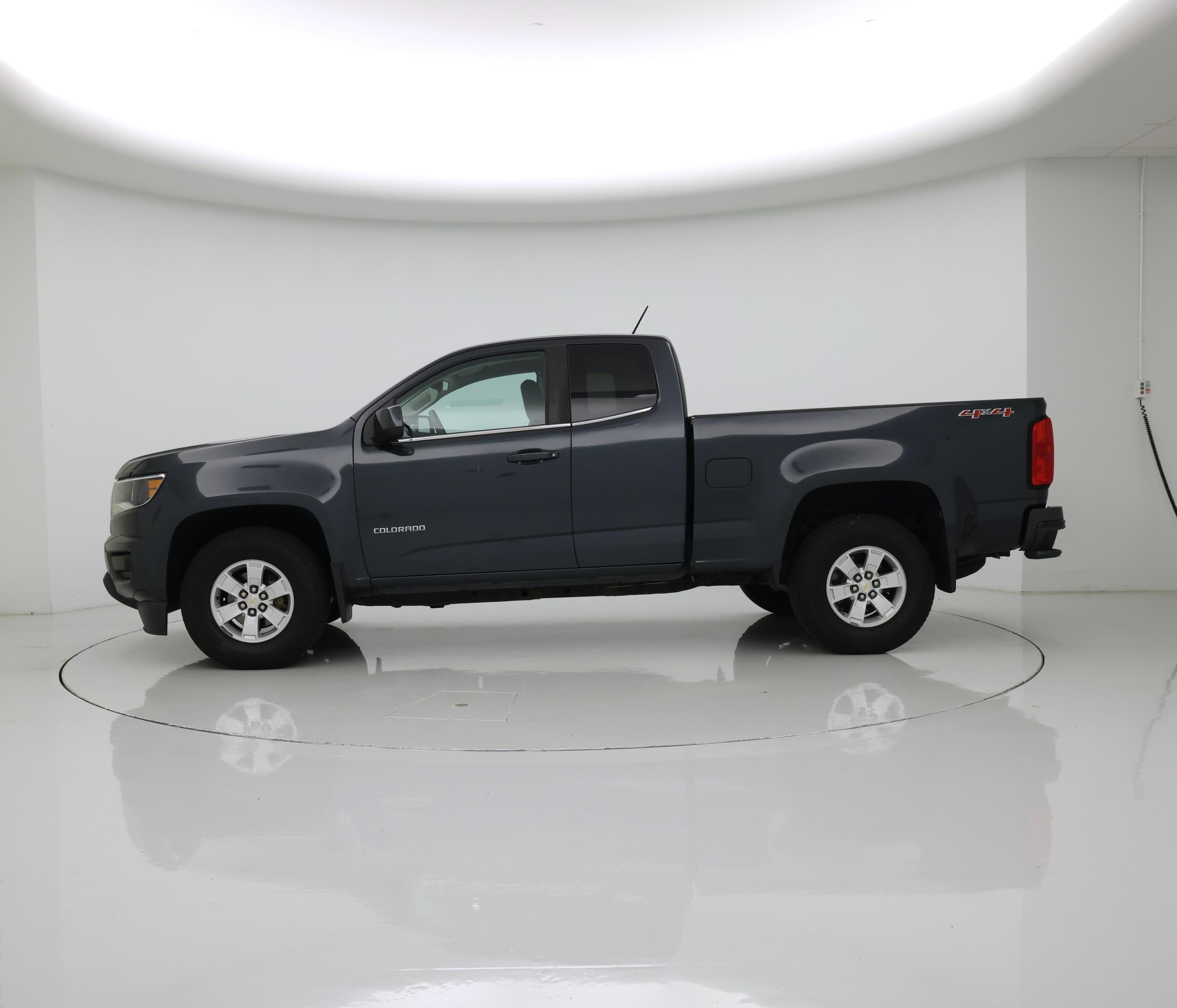 Thumbnail: 2018 Chevrolet Colorado - 3