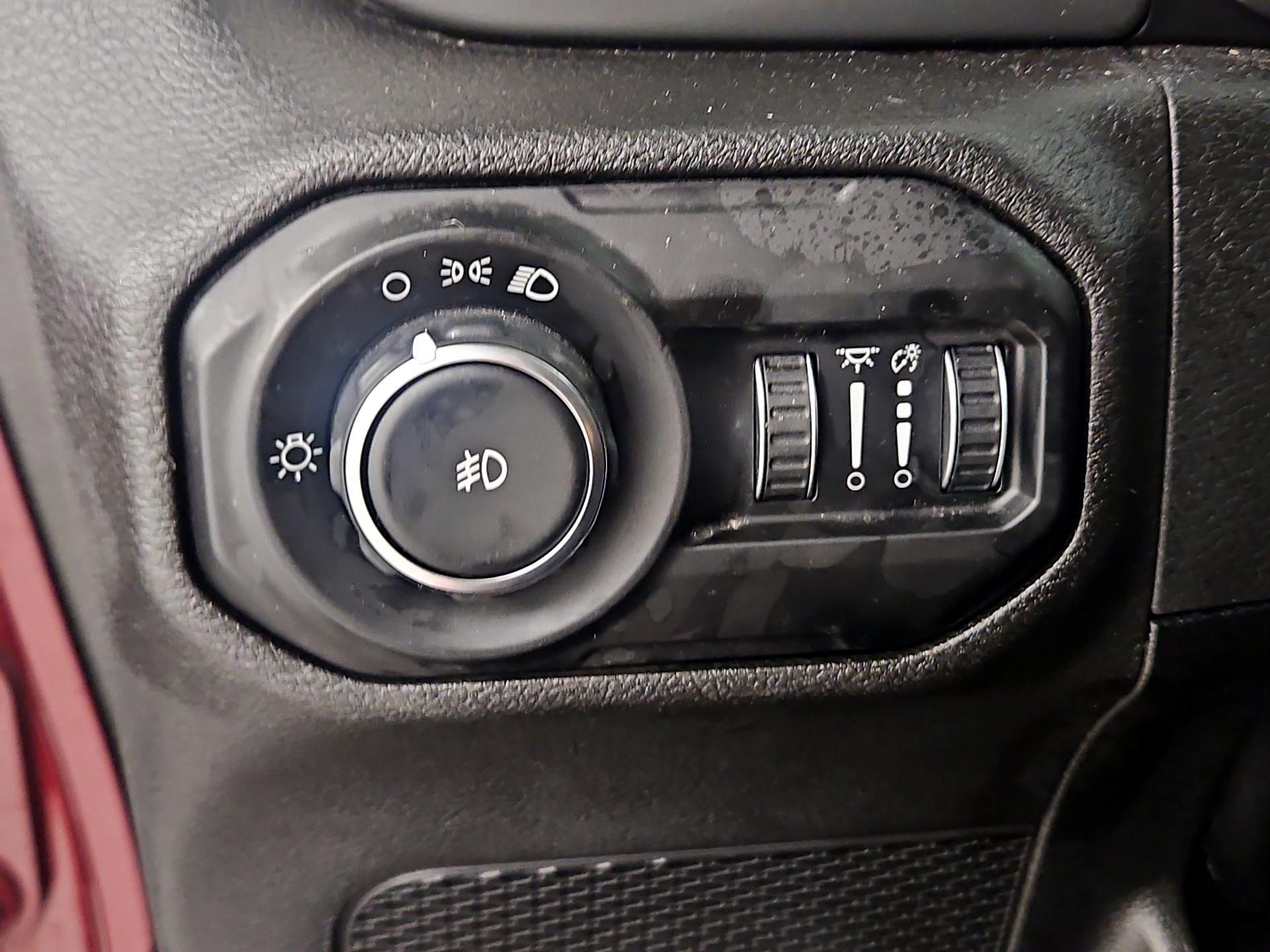 Thumbnail: 2021 Jeep Wrangler - 13
