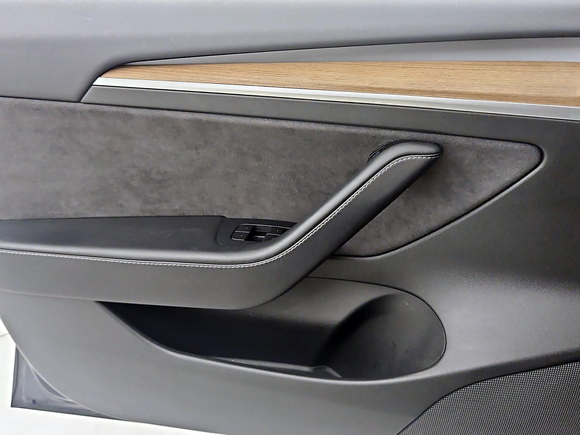 Thumbnail: 2021 Tesla Model 3 - 12