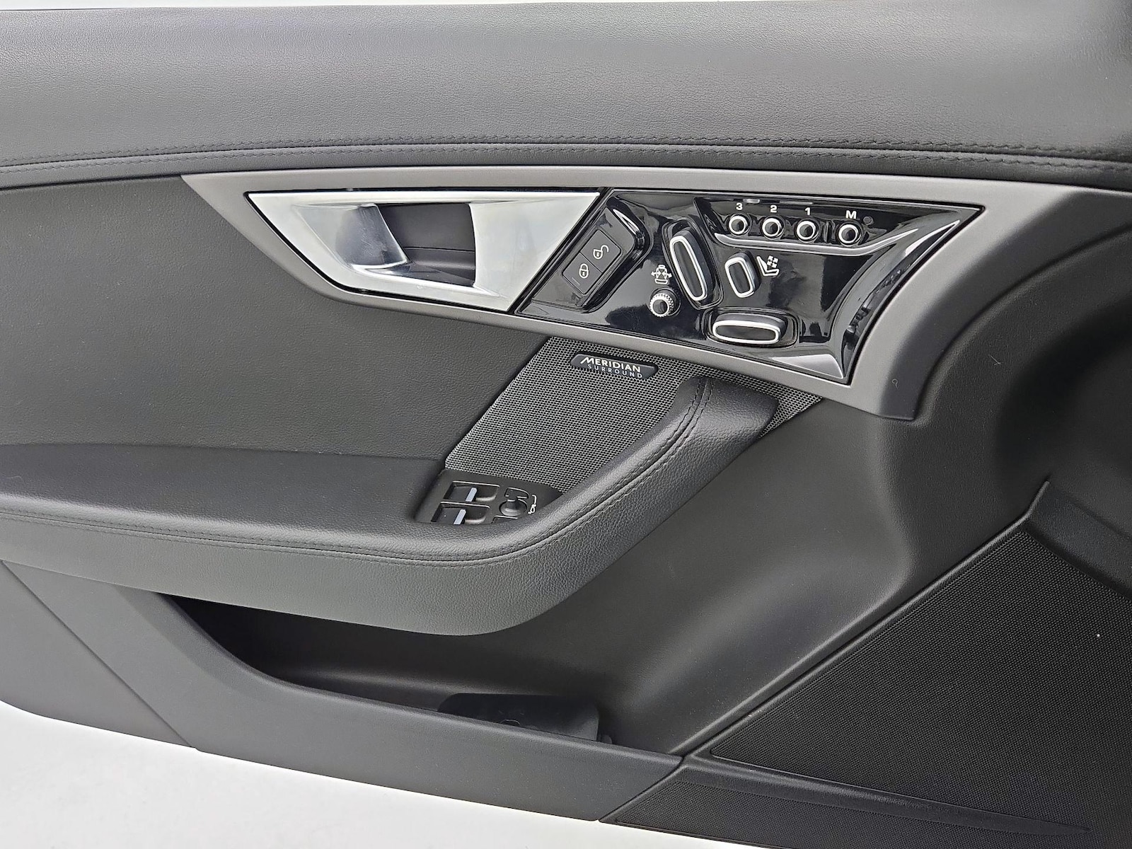 2016 Jaguar F-Type Base - Photo 13