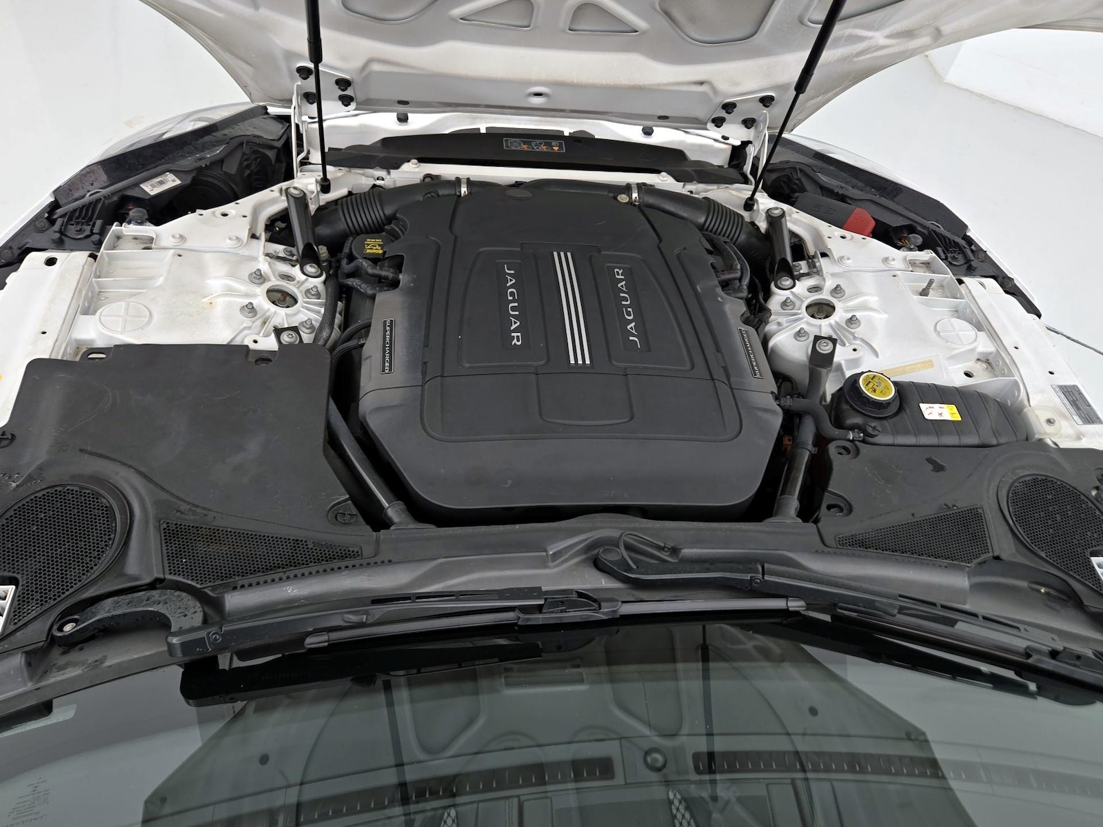 2016 Jaguar F-Type Base - Photo 22