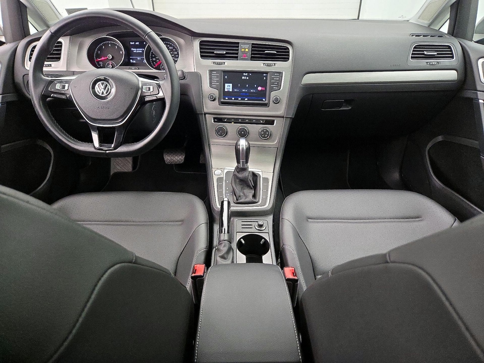 2017 Volkswagen Golf Wolfsburg Edition - Photo 10