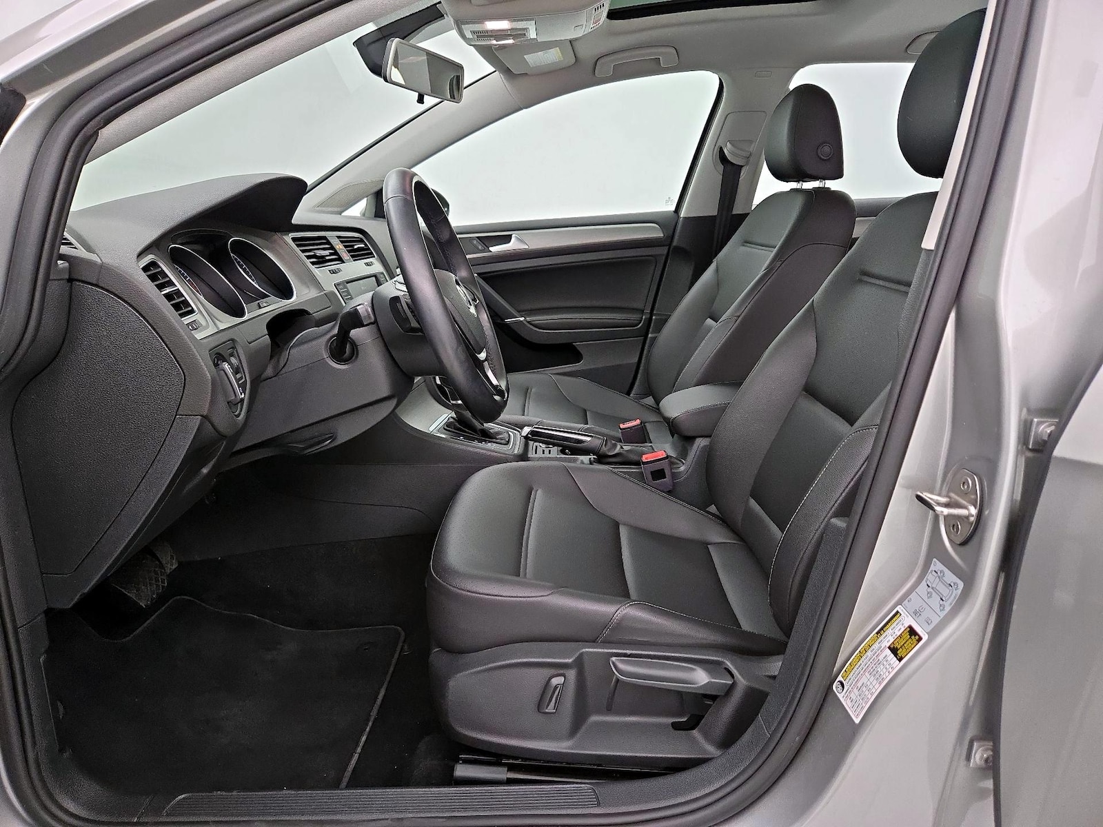 2017 Volkswagen Golf Wolfsburg Edition - Photo 12