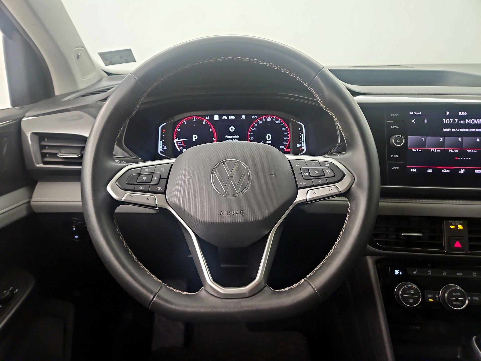 Thumbnail: 2022 Volkswagen Taos - 10