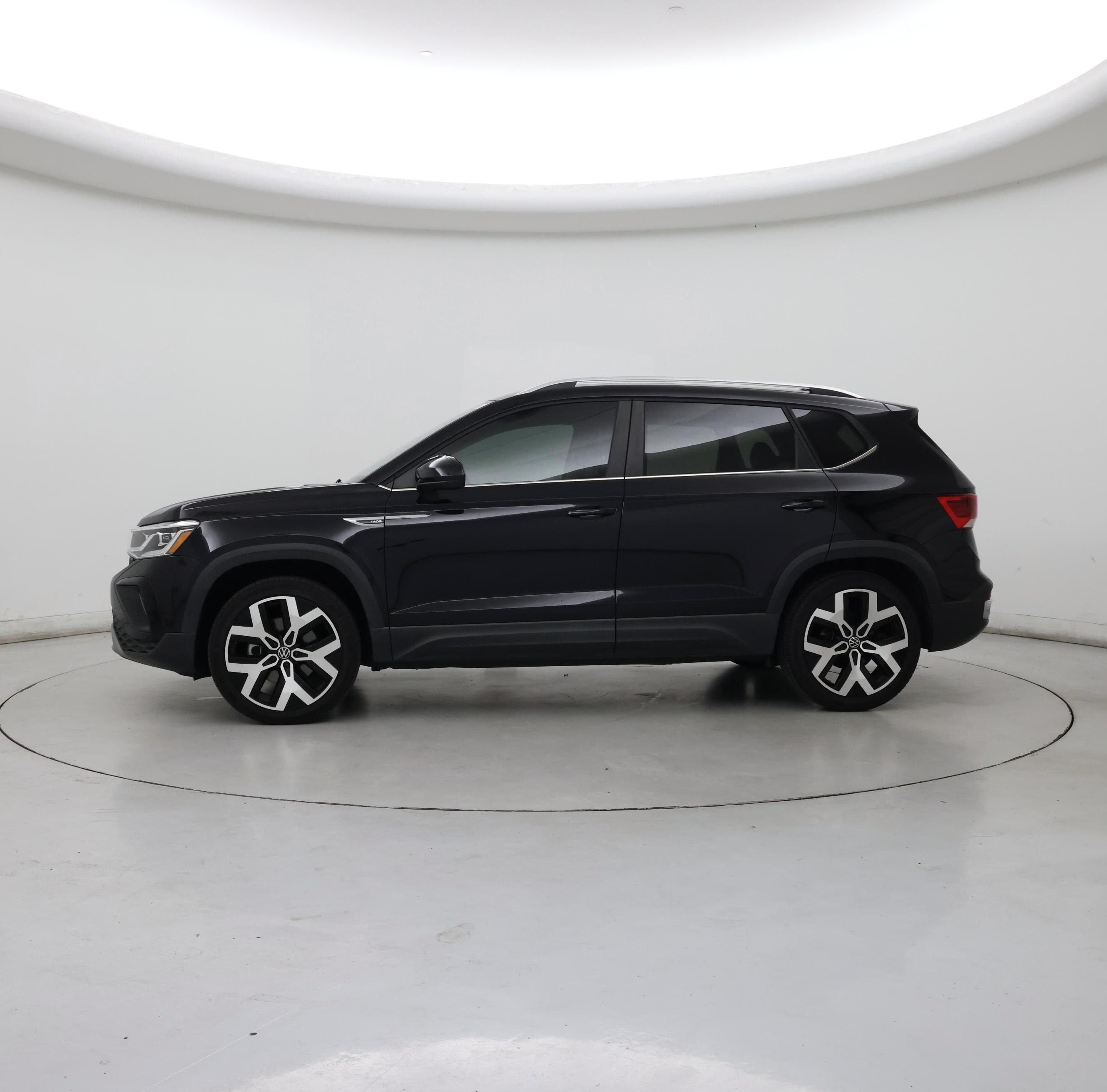 Thumbnail: 2022 Volkswagen Taos - 3