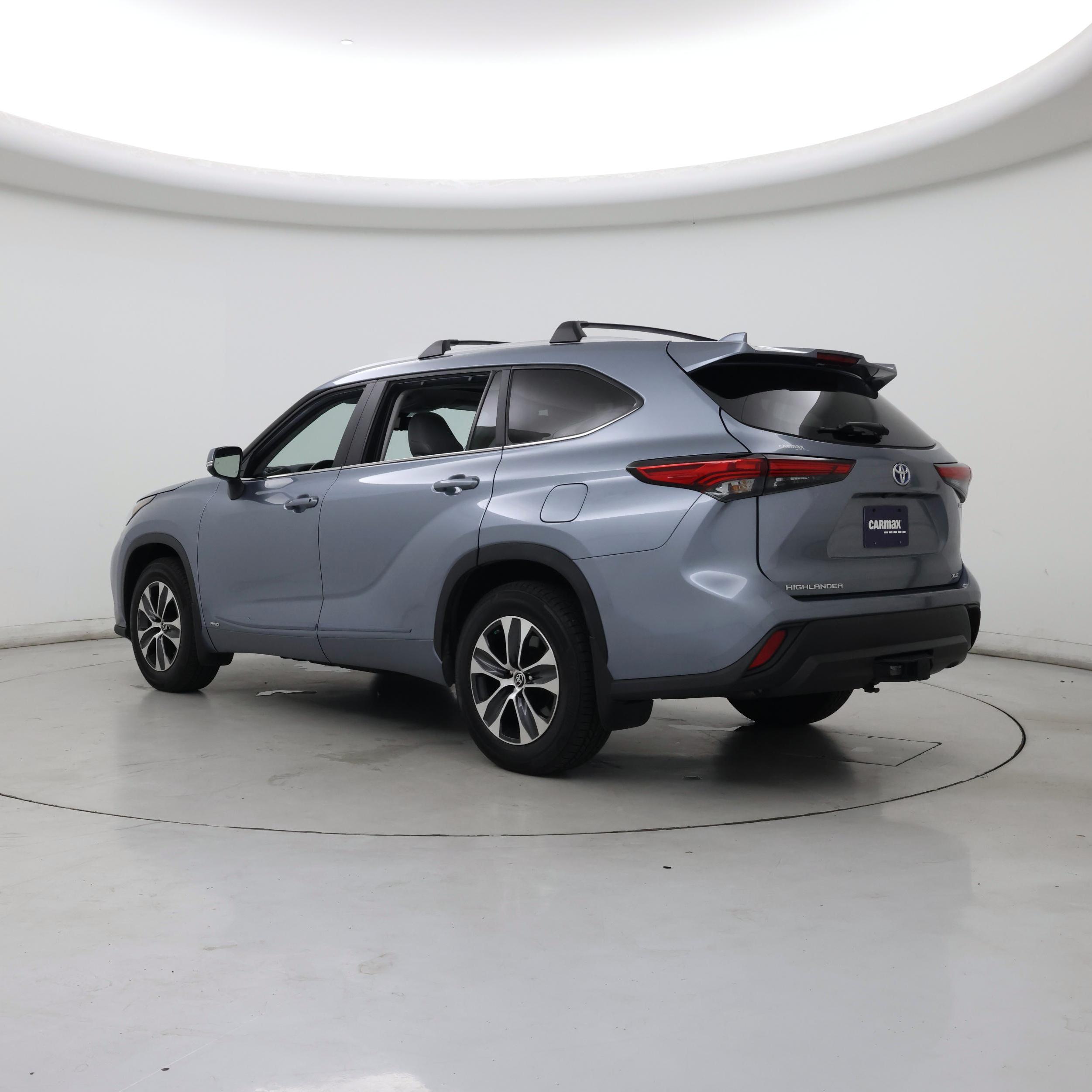 Thumbnail: 2023 Toyota Highlander - 2