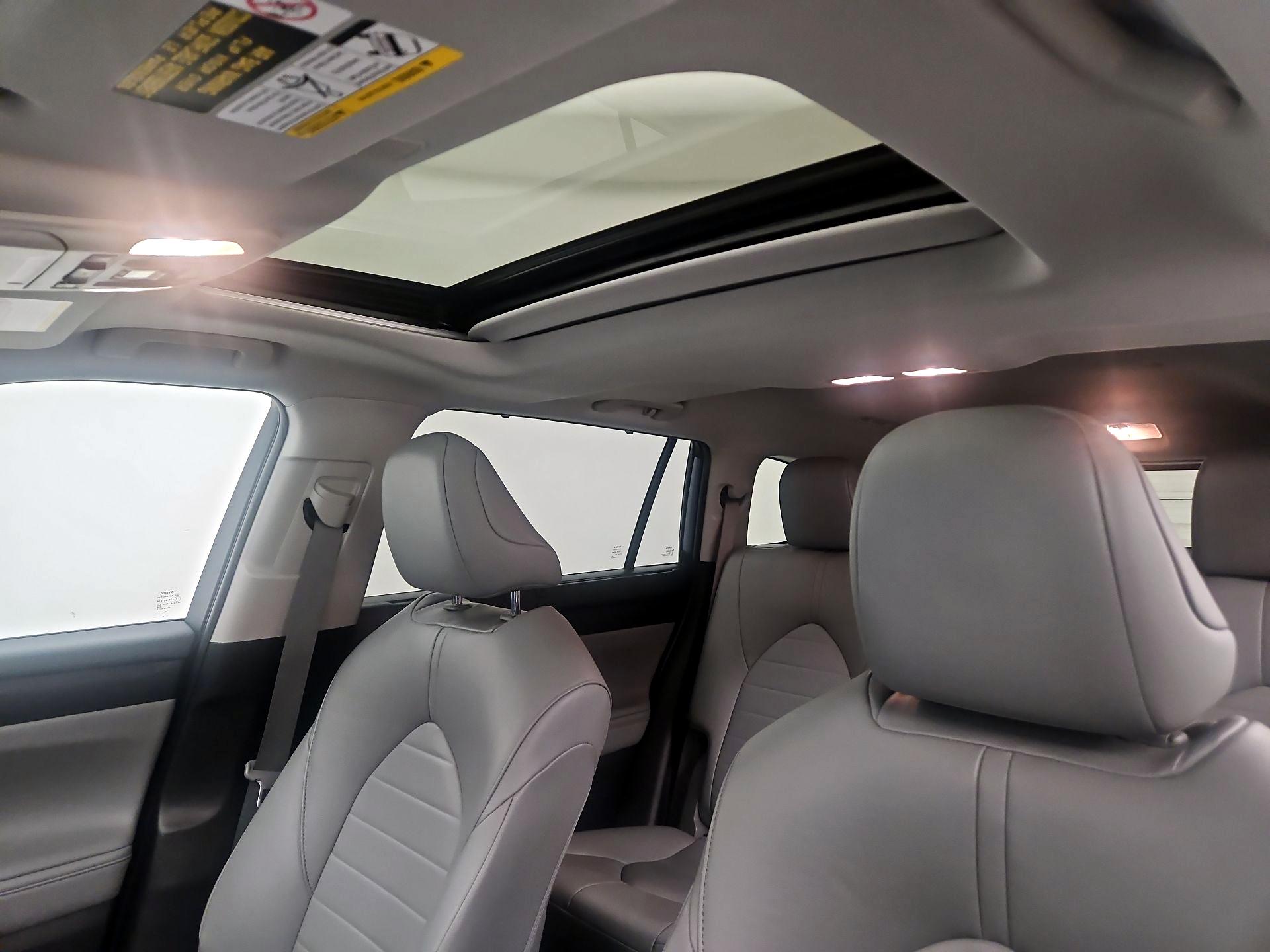 Thumbnail: 2023 Toyota Highlander - 19