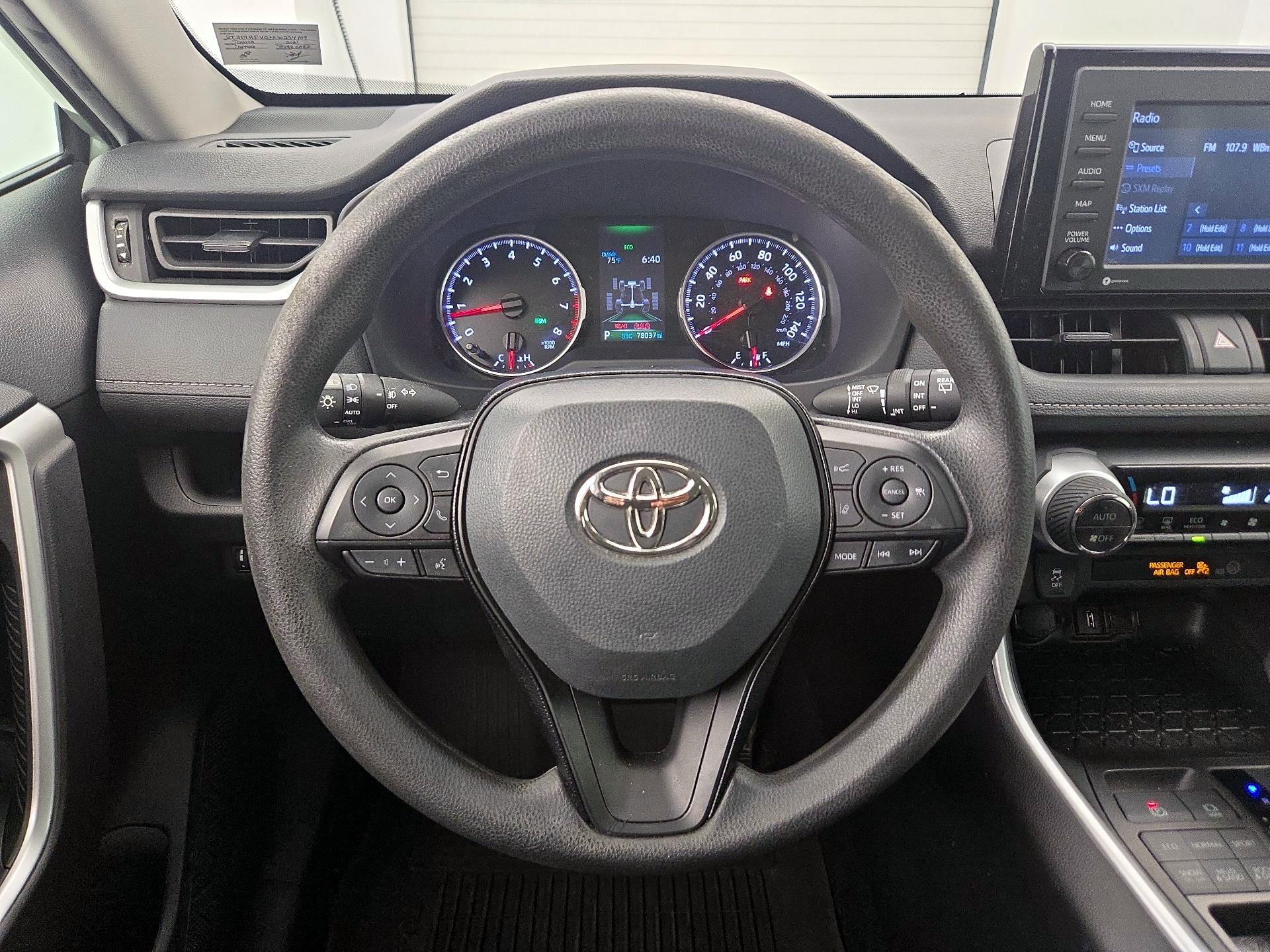 Thumbnail: 2021 Toyota RAV4 - 10